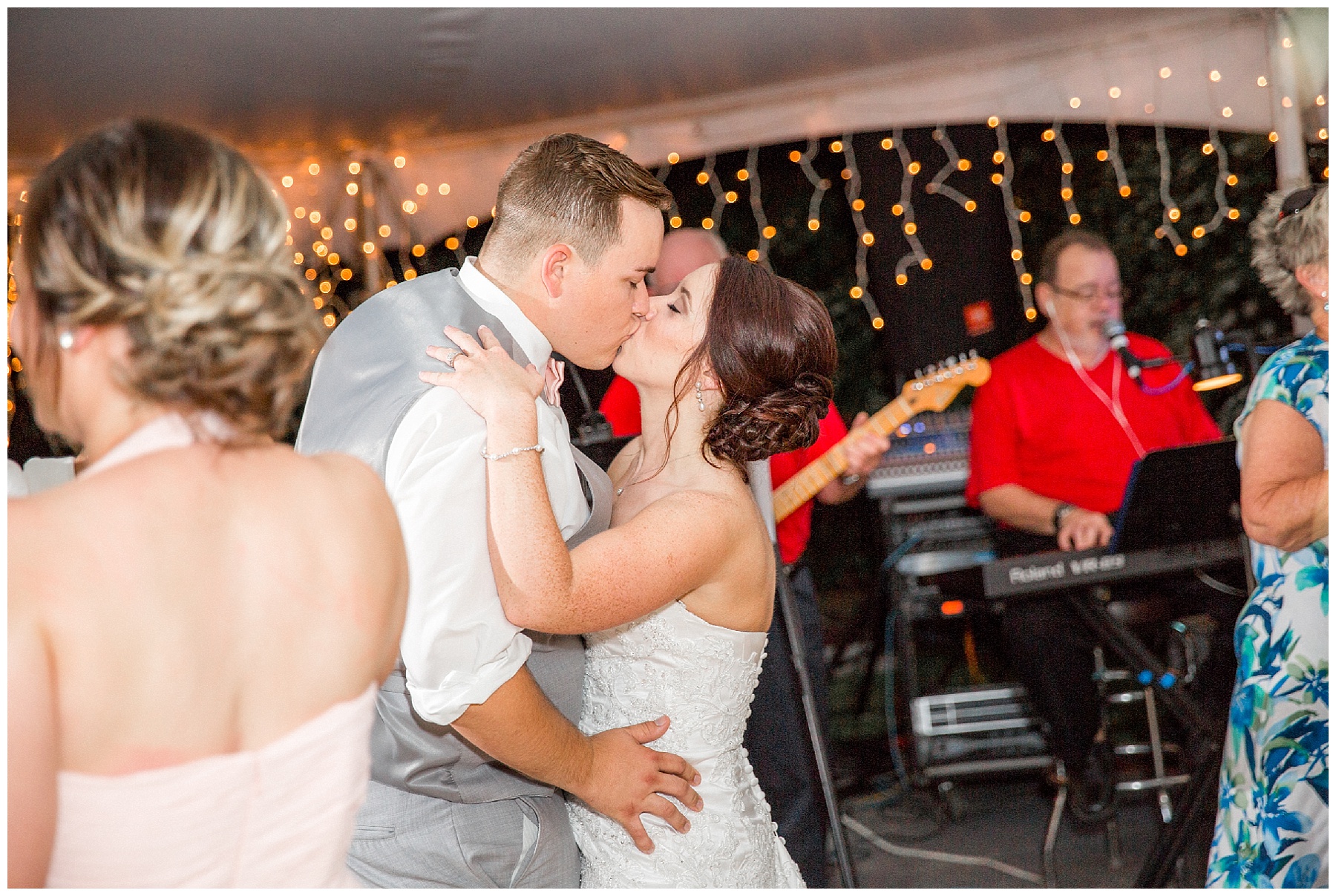 The Leaning Tree- Bailey NC -Wedding Day- Tiffany L Johnson_0164.jpg The Leaning Tree- Bailey NC -Wedding Day- Tiffany L Johnson_0164.jpg