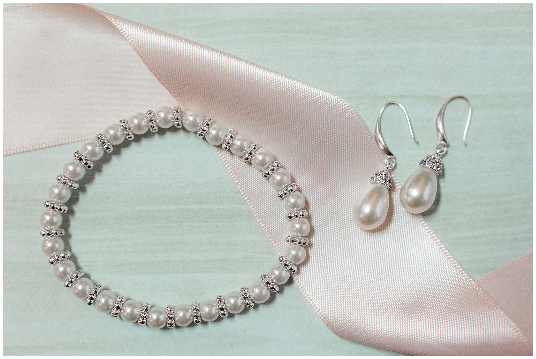 the barn at woodlake meadows wedding day- tiffany l johnson photograhy - bear creek nc_0004.jpg