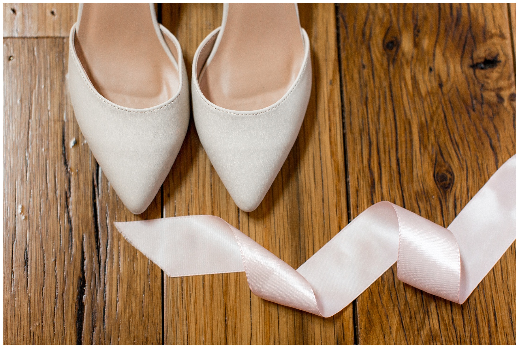 the barn at woodlake meadows wedding day- tiffany l johnson photograhy - bear creek nc_0005.jpg