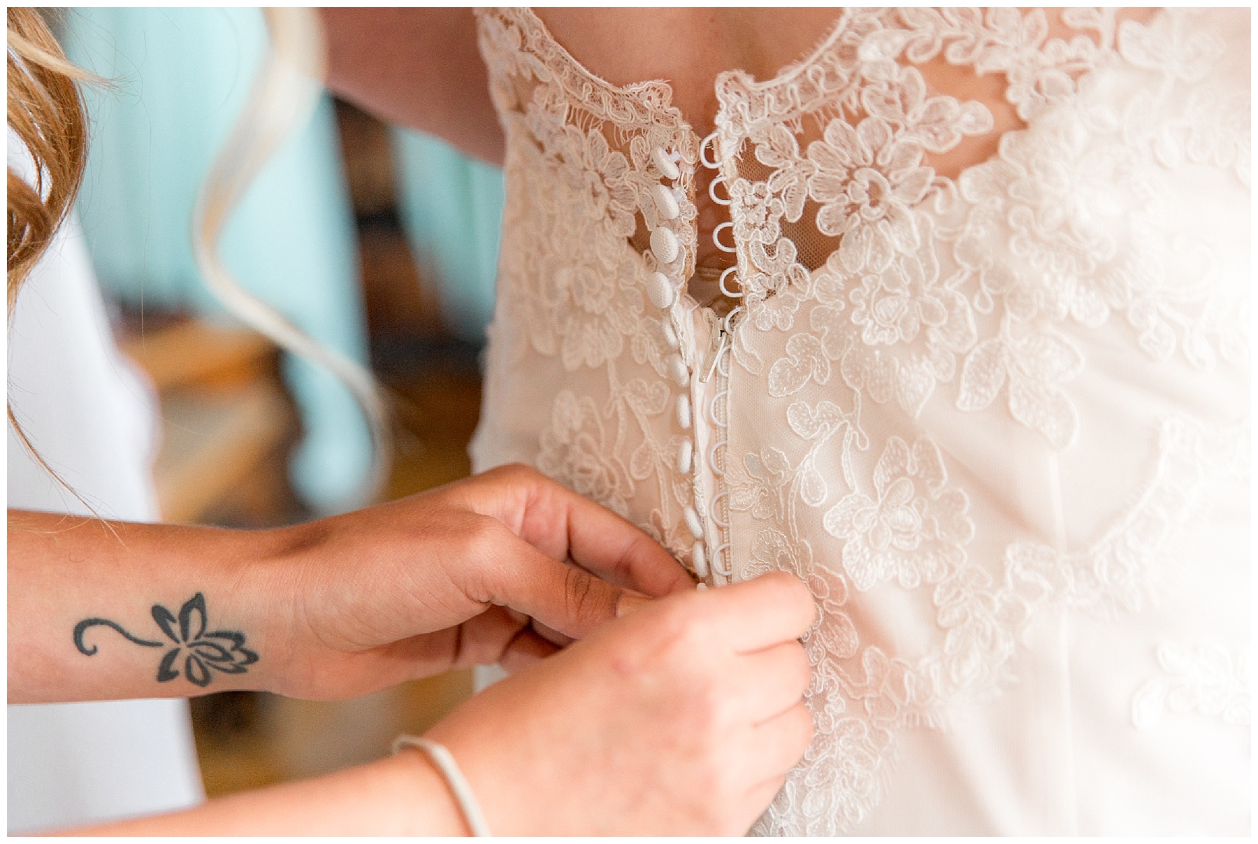 the barn at woodlake meadows wedding day- tiffany l johnson photograhy - bear creek nc_0016.jpg