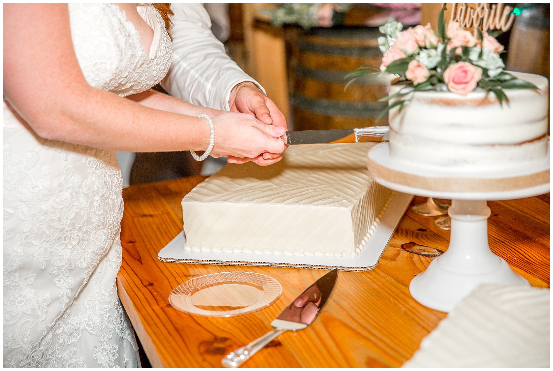 the barn at woodlake meadows wedding day- tiffany l johnson photograhy - bear creek nc_0144.jpg