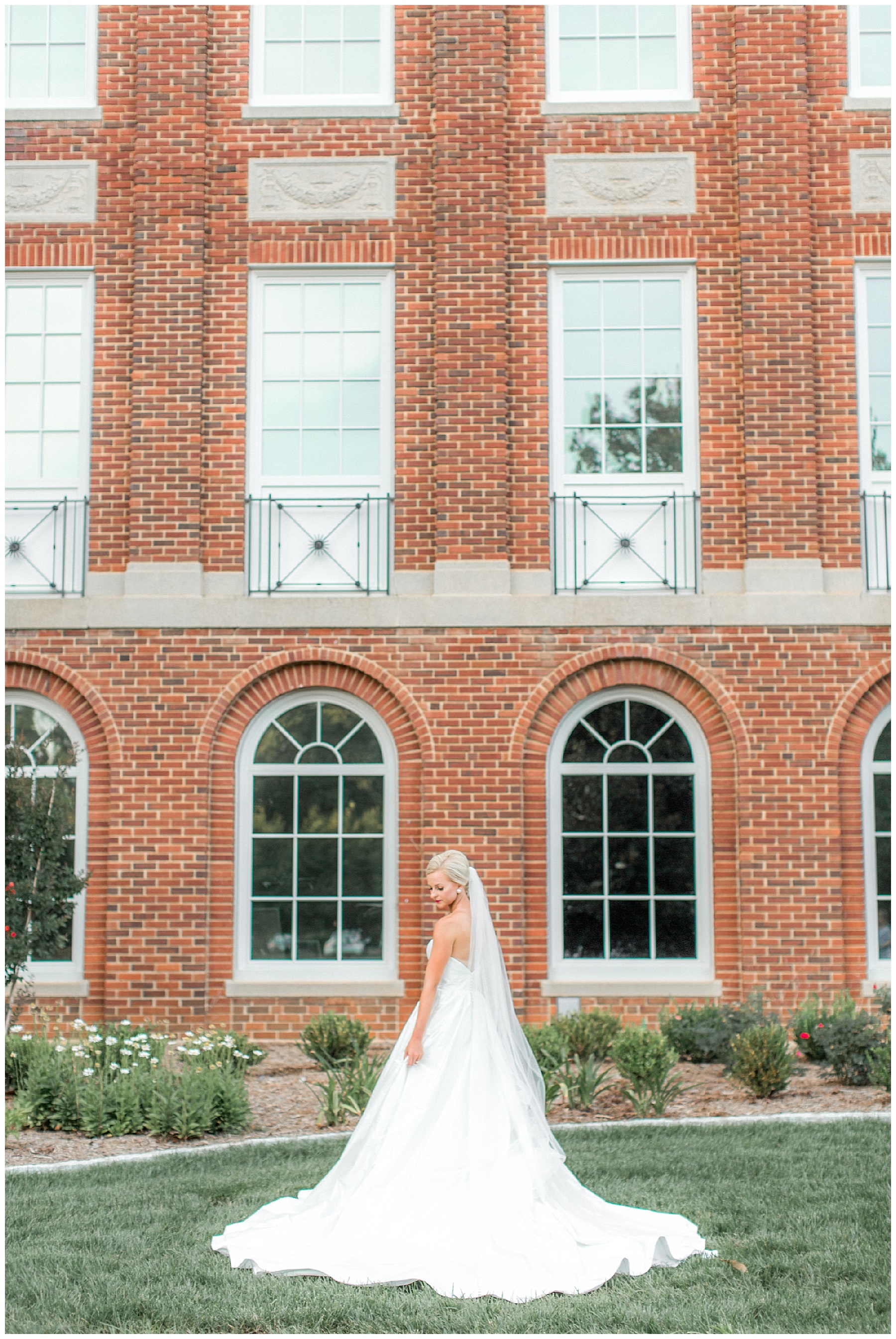 Meredith College Bridal Portrait Session-Raleigh NC- Tiffany L Johnson Photography - Bridal Session_0026.jpg Meredith College Bridal Portrait Session-Raleigh NC- Tiffany L Johnson Photography - Bridal Session_0026.jpg