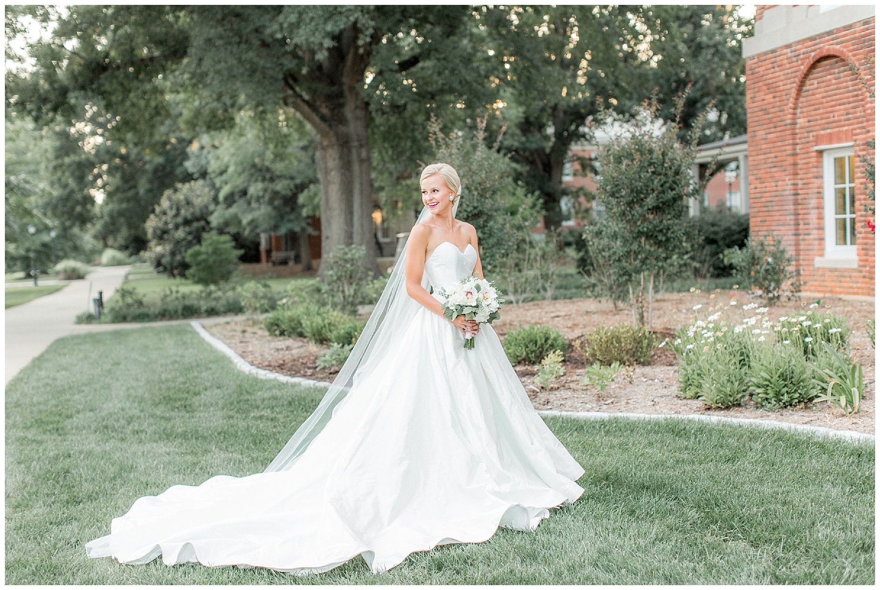 Meredith College Bridal Portrait Session-Raleigh NC- Tiffany L Johnson Photography - Bridal Session_0027.jpg Meredith College Bridal Portrait Session-Raleigh NC- Tiffany L Johnson Photography - Bridal Session_0027.jpg