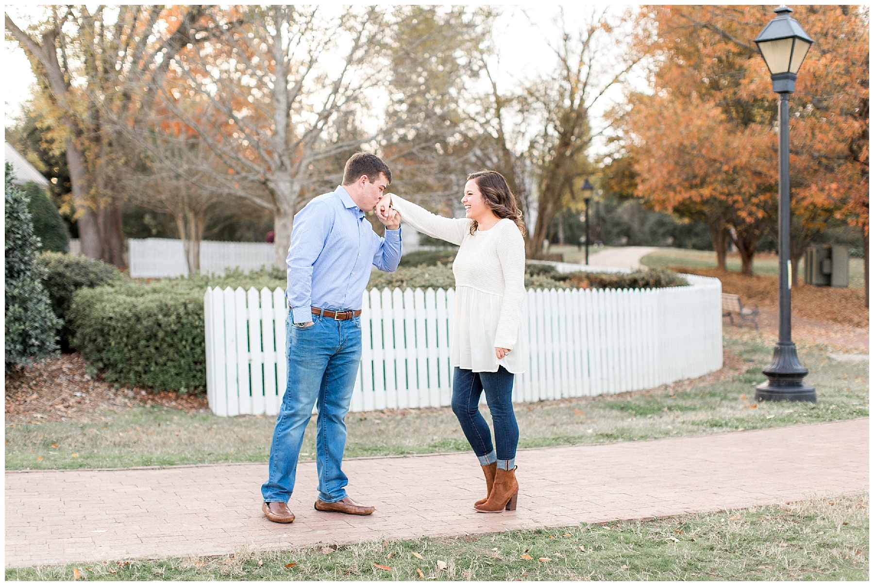 historic oakview park engagement session-historic oak- engagement session-tiffany l johnson photography_0053.jpg historic oakview park engagement session-historic oak- engagement session-tiffany l johnson photography_0053.jpg