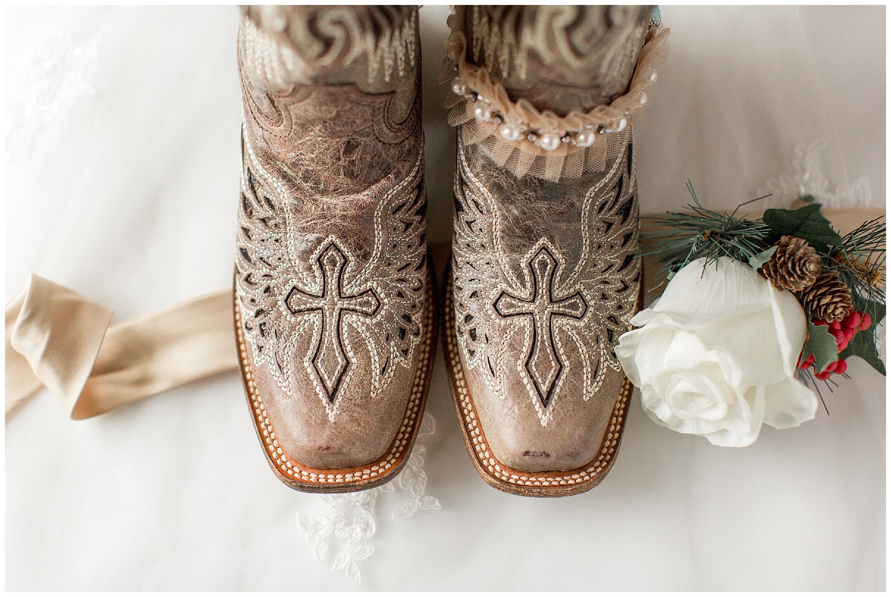 kenly nc wedding day-tiffany l johnson photography-christmas wedding_0003.jpg