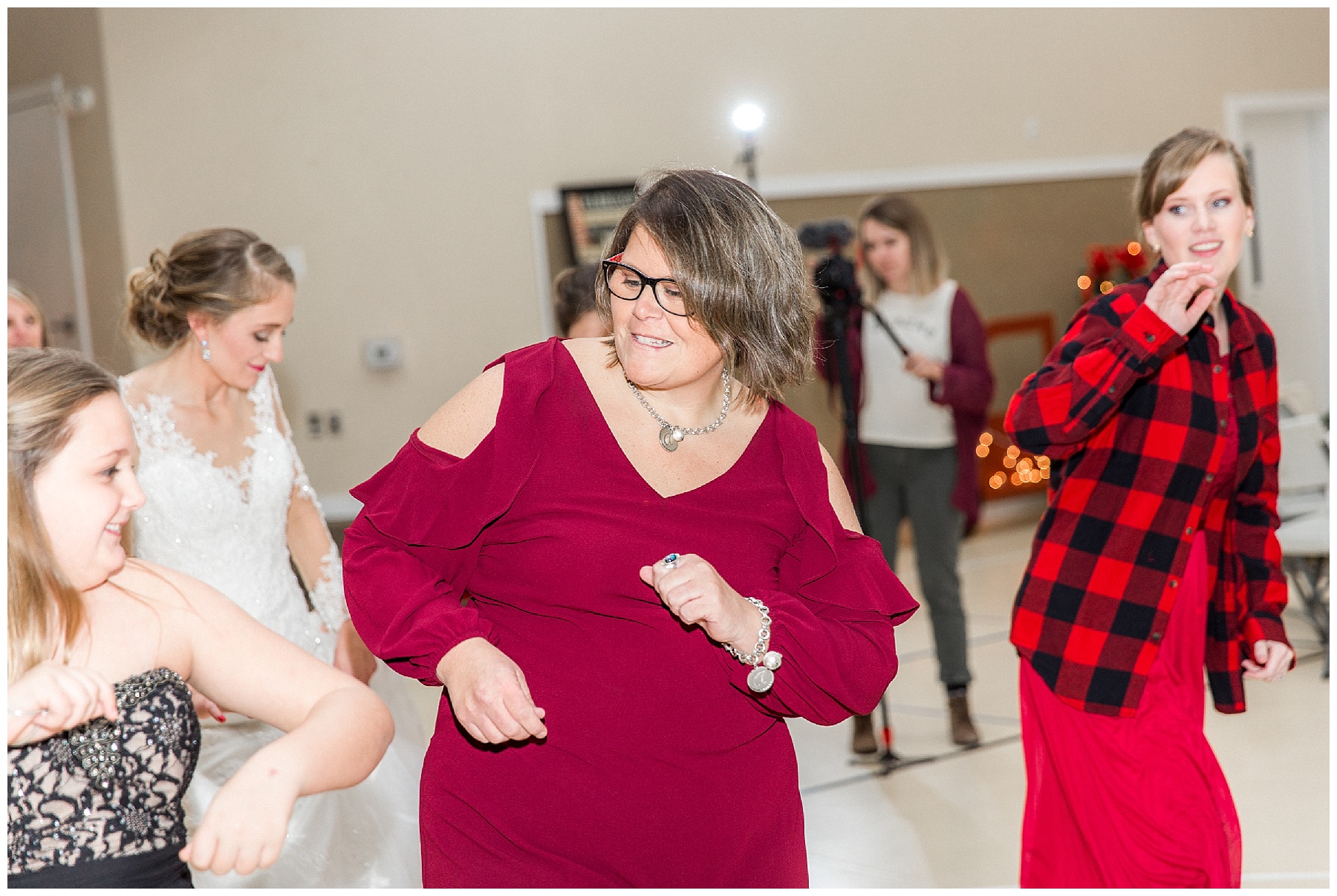 kenly nc wedding day-tiffany l johnson photography-christmas wedding_0098.jpg