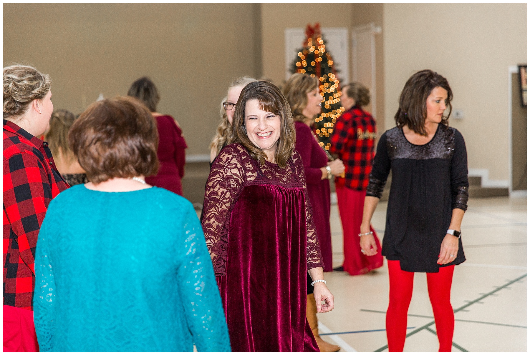 kenly nc wedding day-tiffany l johnson photography-christmas wedding_0100.jpg