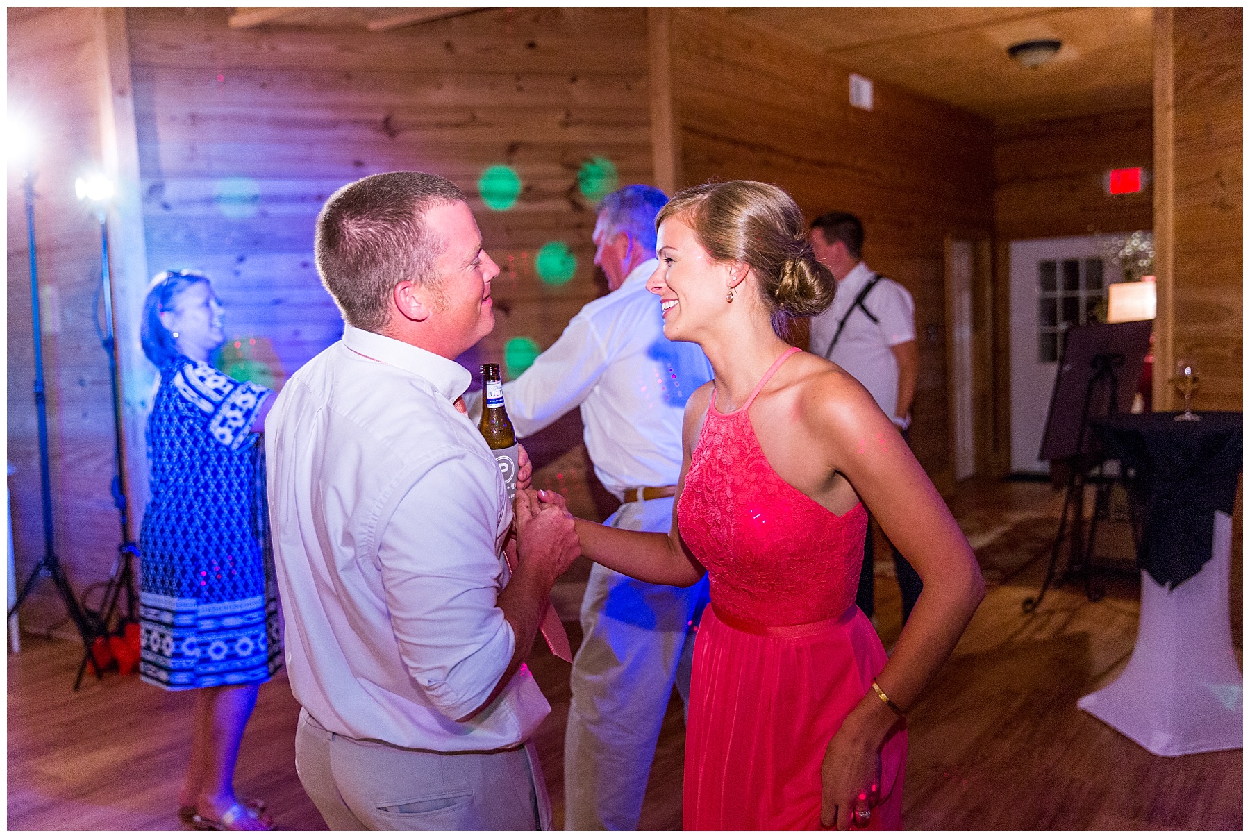 Fox Hollow Farms Wedding Day-Tiffany L Johnson Photography-Raleigh wedding photographer_0120.jpg Fox Hollow Farms Wedding Day-Tiffany L Johnson Photography-Raleigh wedding photographer_0120.jpg