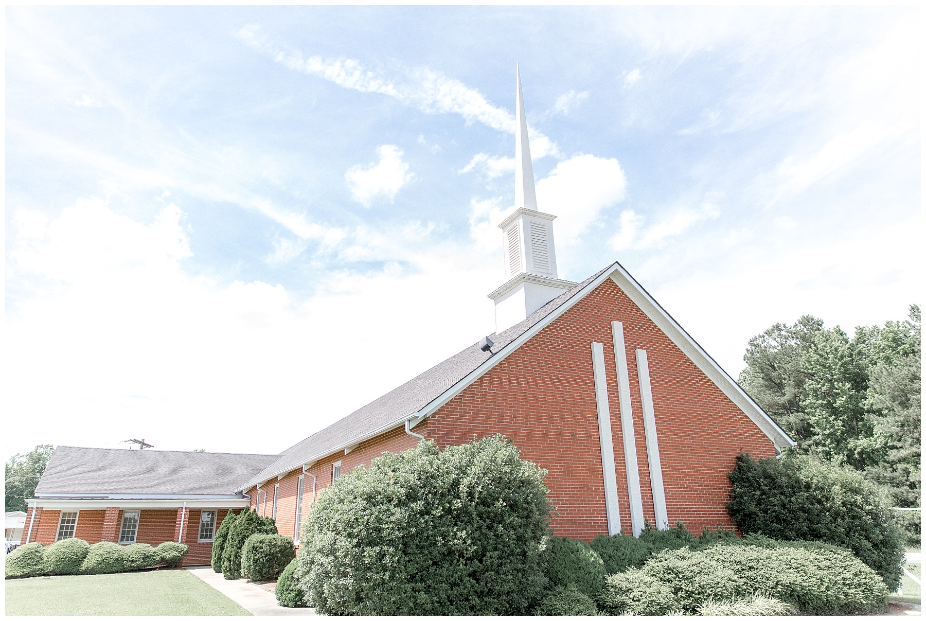 the leaning tree wedding day-raleigh wedding photographer-tiffany l johnson photography_0104.jpg