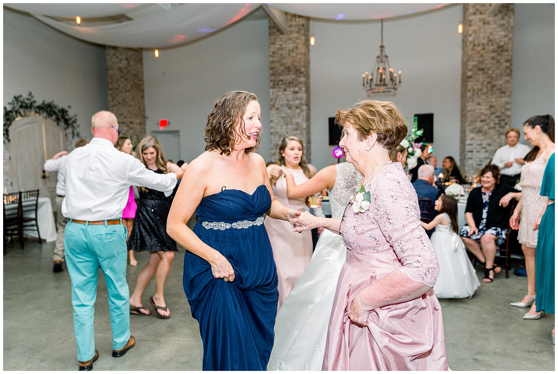 Wrightsville Manor Wedding Day - Wilmington wedding photographer - tiffany l johnson photography_0163