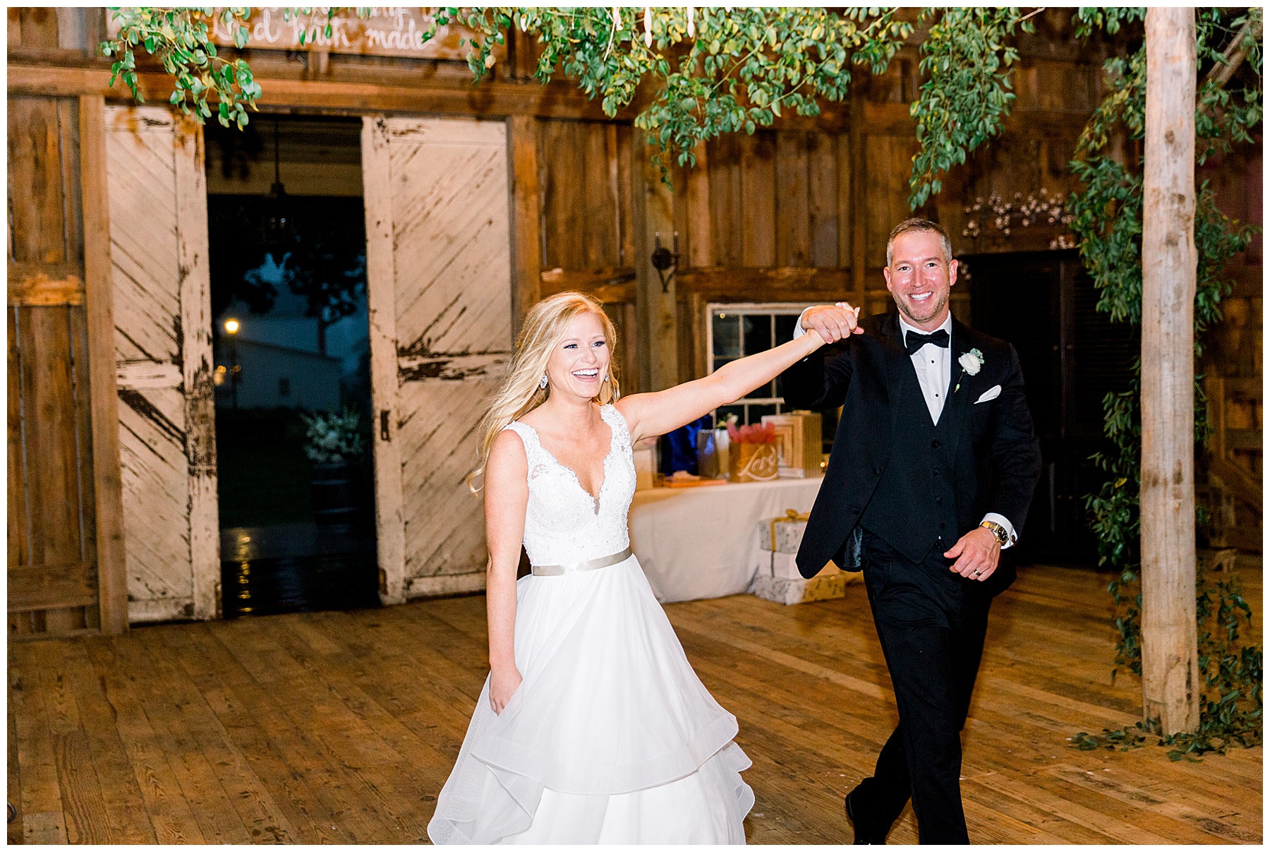 May Lew Farm Wedding - Farmville NC Wedding - Tiffany L Johnson Photography_0163.jpg