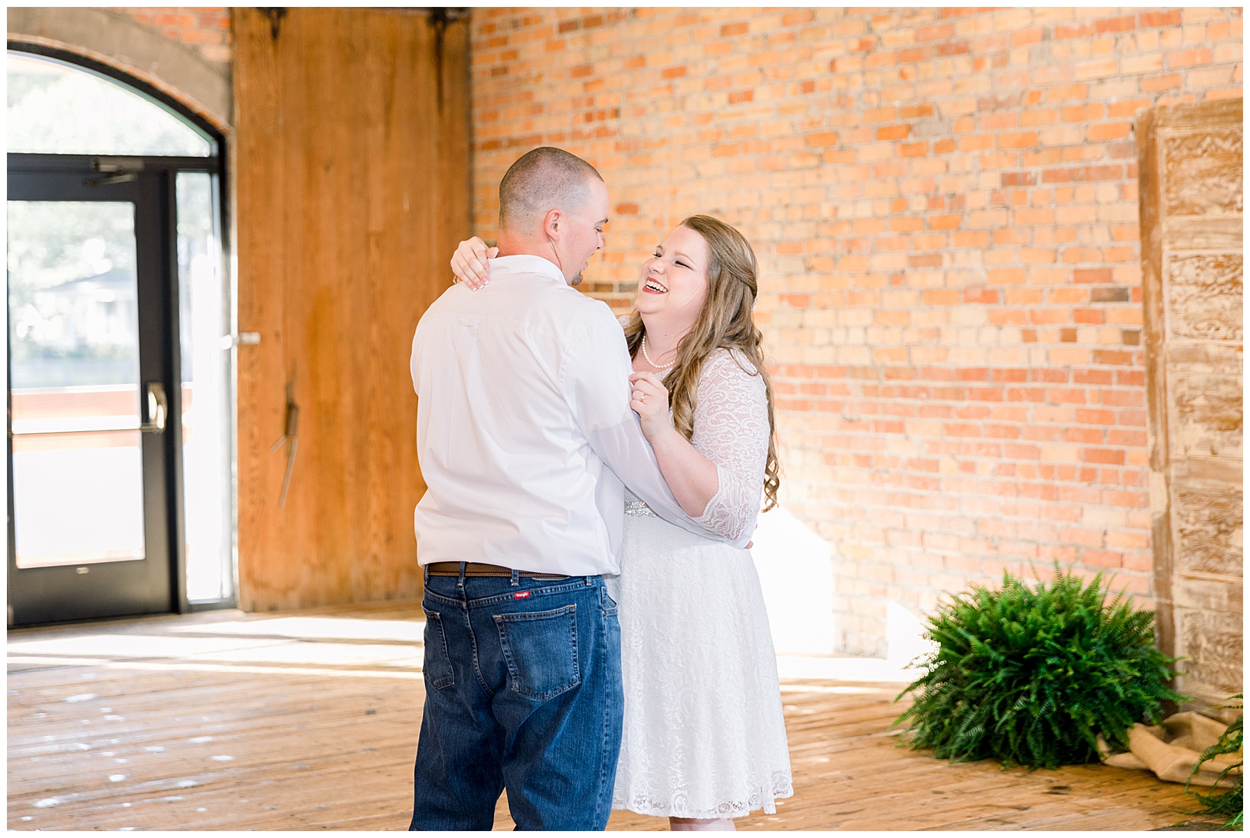 Elm City Train Depot Wedding - Tiffany L Johnson Photography_0089.jpg