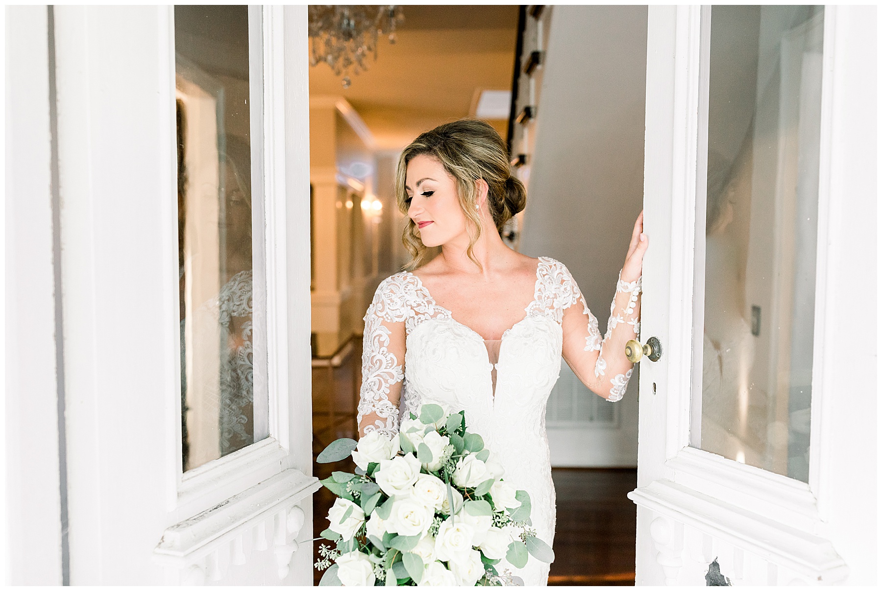 Leslie Alford Mims House Bridal Session - Tiffany L Johnson Photography_0011.jpg