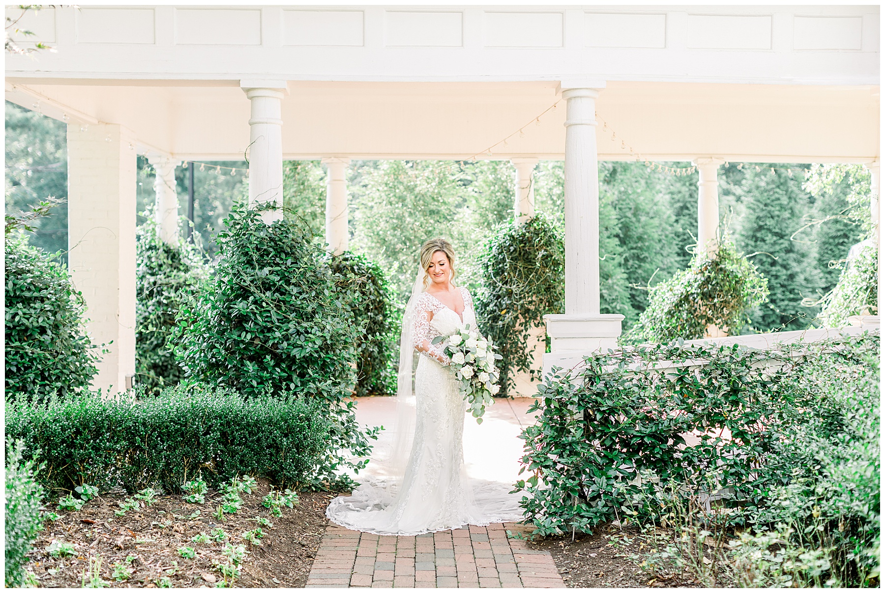 Leslie Alford Mims House Bridal Session - Tiffany L Johnson Photography_0027.jpg Leslie Alford Mims House Bridal Session - Tiffany L Johnson Photography_0027.jpg