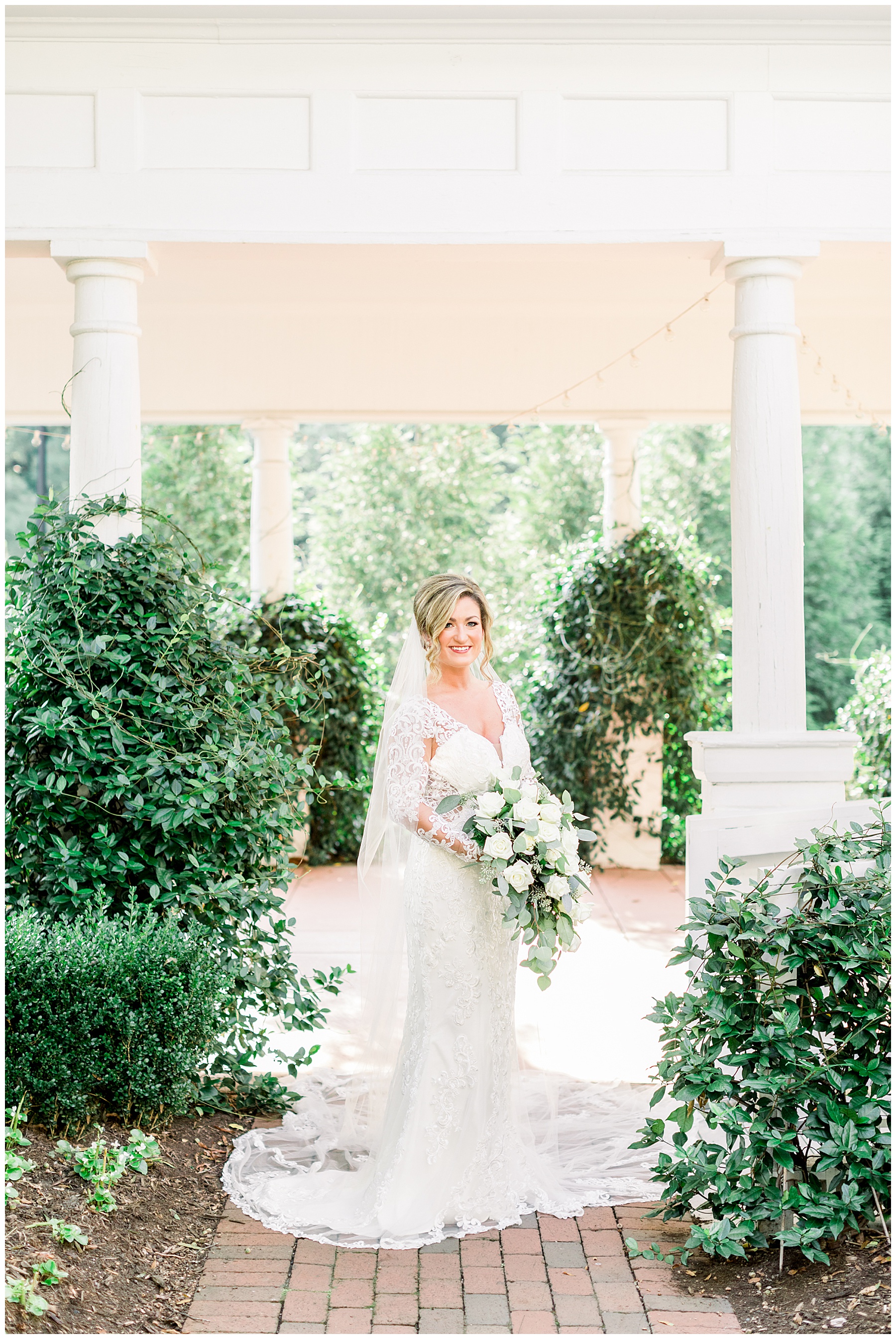 Leslie Alford Mims House Bridal Session - Tiffany L Johnson Photography_0033.jpg Leslie Alford Mims House Bridal Session - Tiffany L Johnson Photography_0033.jpg