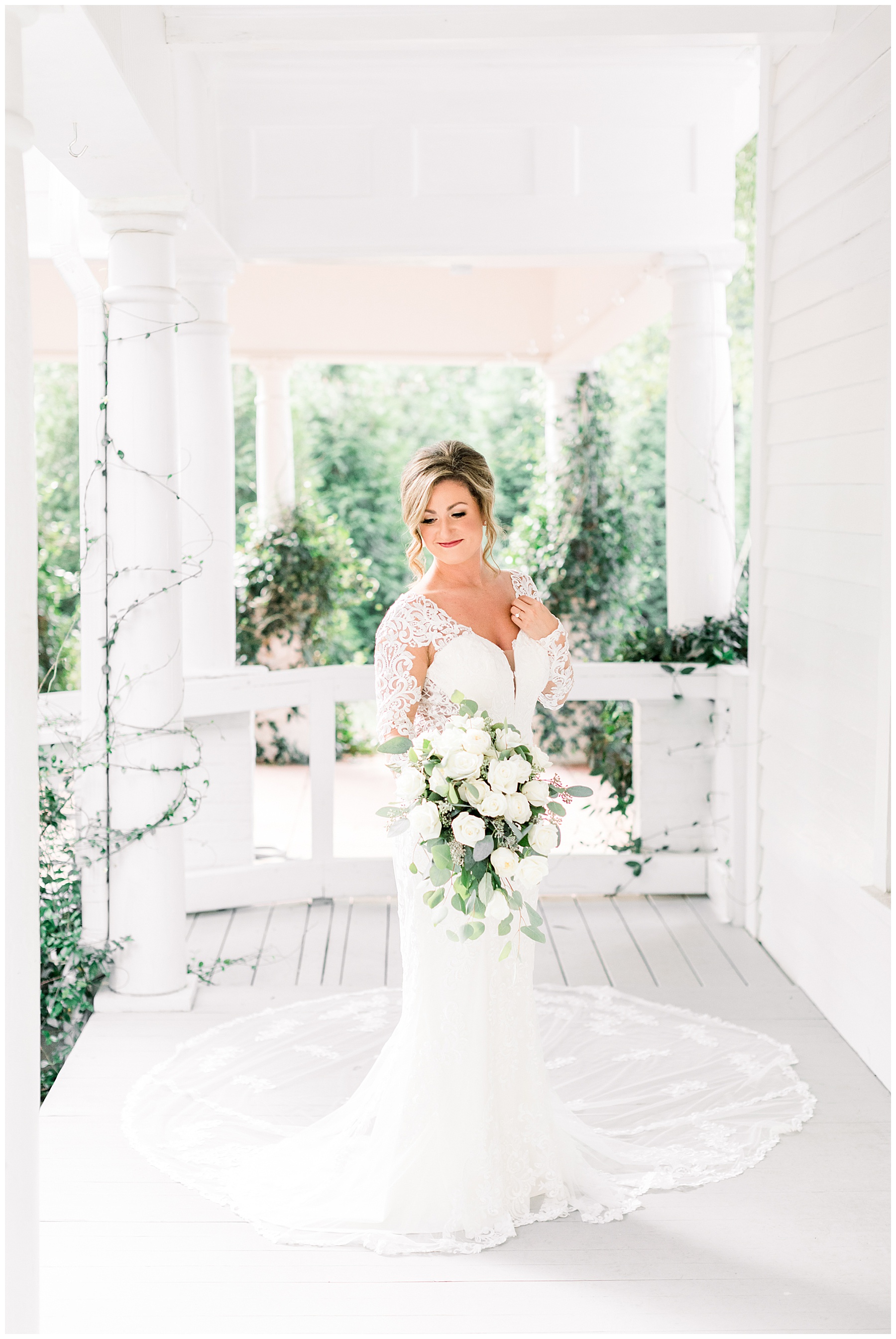 Leslie Alford Mims House Bridal Session - Tiffany L Johnson Photography_0035.jpg