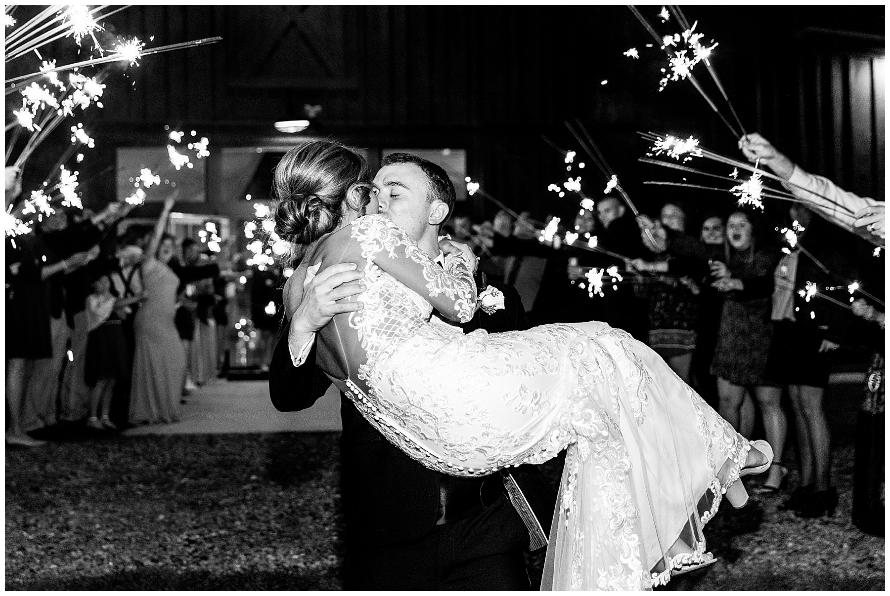 Oakland Farm Wedding Day - Tiffany L Johnson Photography_0207.jpg Oakland Farm Wedding Day - Tiffany L Johnson Photography_0207.jpg