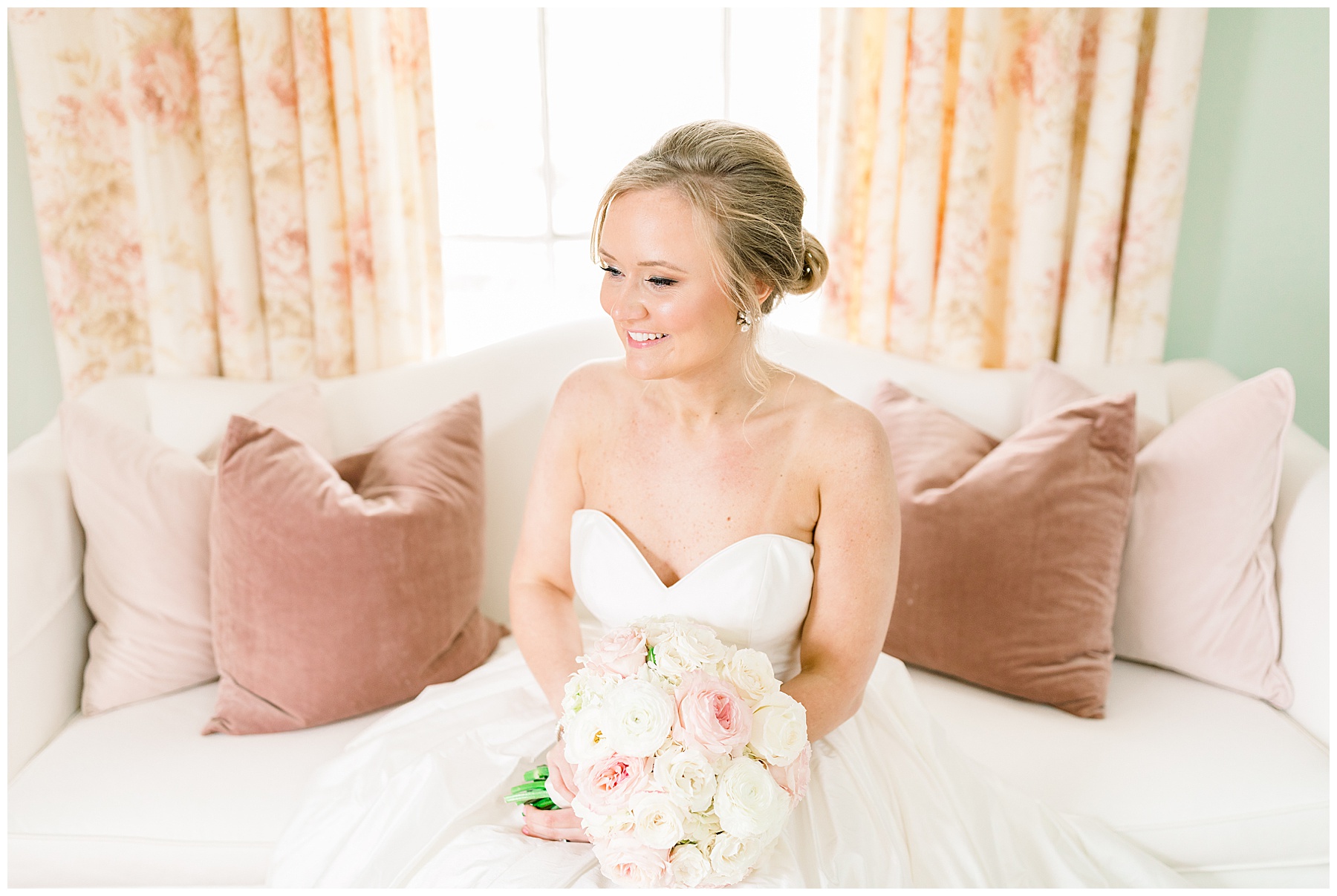 Rose Hill Plantation Bridal Session - Tiffany L Johnson Photography - Southern Bridal Session_0005.jpg Rose Hill Plantation Bridal Session - Tiffany L Johnson Photography - Southern Bridal Session_0005.jpg