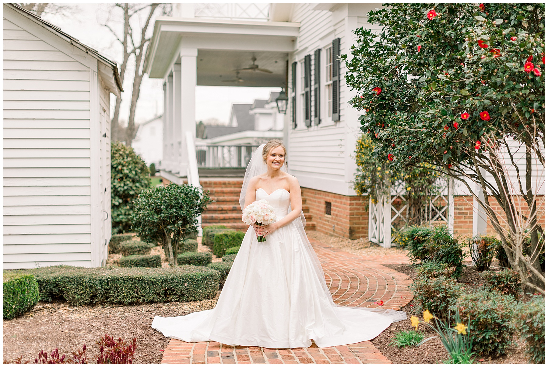 Rose Hill Plantation Bridal Session - Tiffany L Johnson Photography - Southern Bridal Session_0011.jpg Rose Hill Plantation Bridal Session - Tiffany L Johnson Photography - Southern Bridal Session_0011.jpg