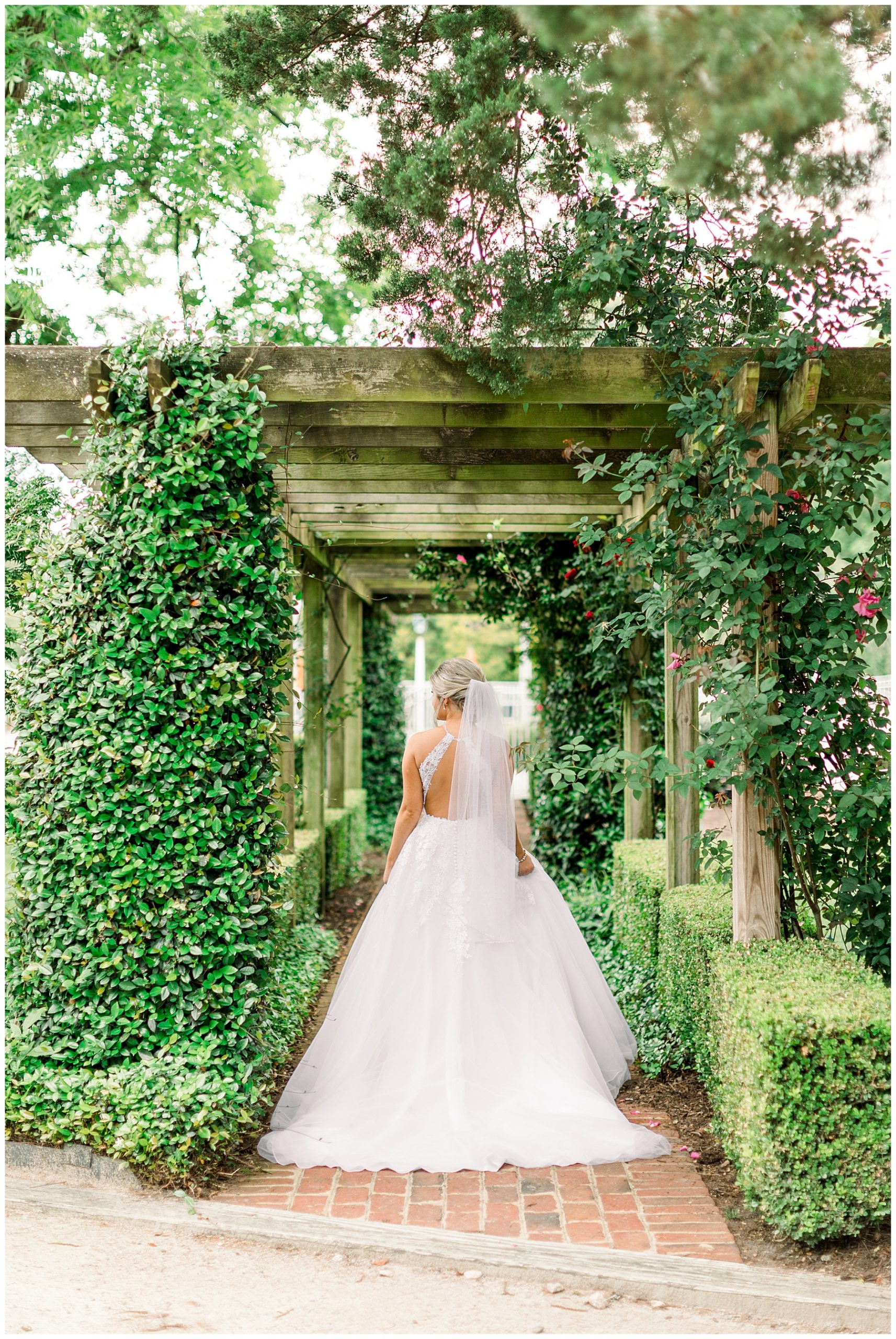 Rose Hill Plantation Bridal Session - Tiffany L Johnson Photography - Nashville wedding_0006.jpg Rose Hill Plantation Bridal Session - Tiffany L Johnson Photography - Nashville wedding_0006.jpg