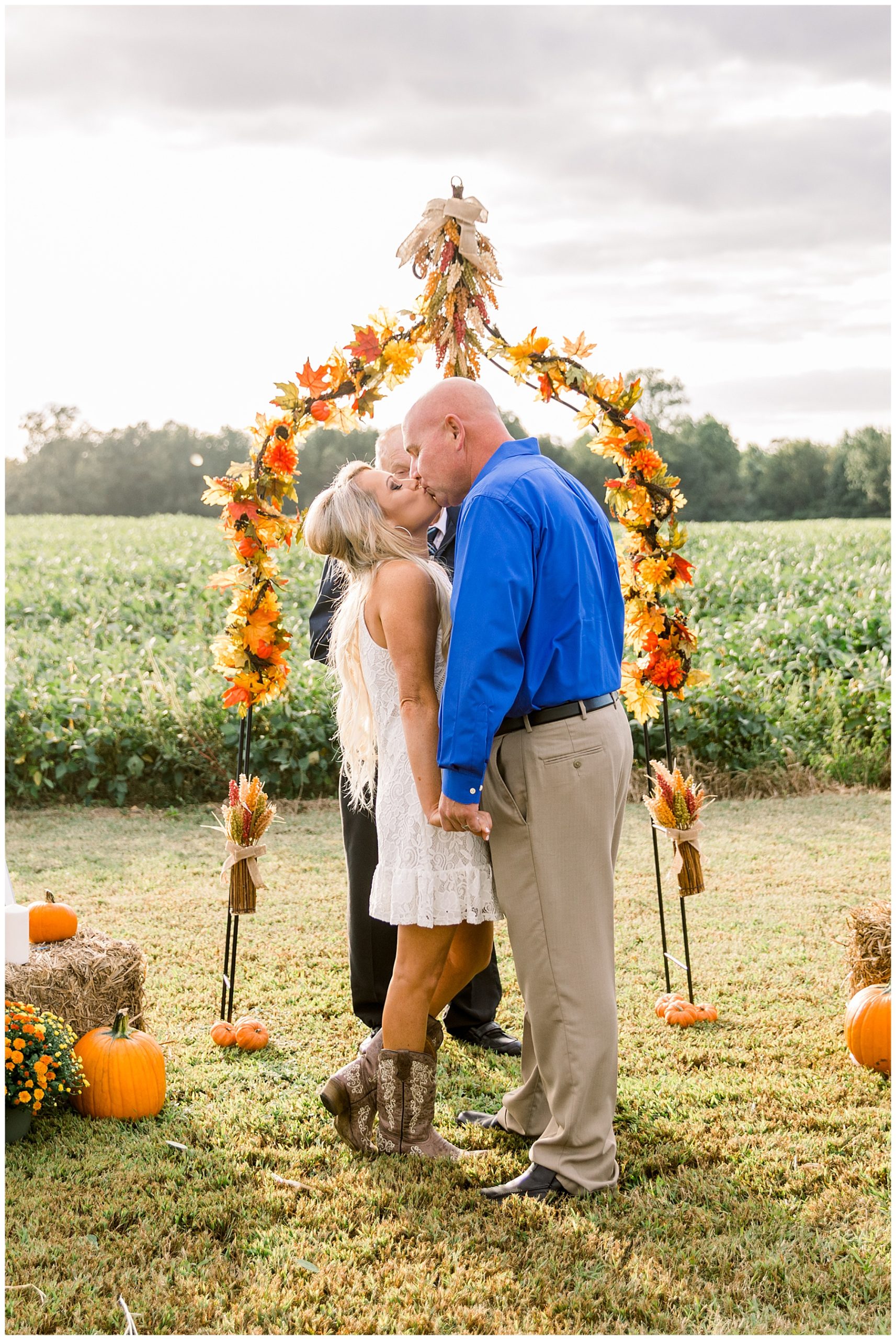 Magical Field Elopement Wedding - Tiffany L Johnson Photography_0017.jpg