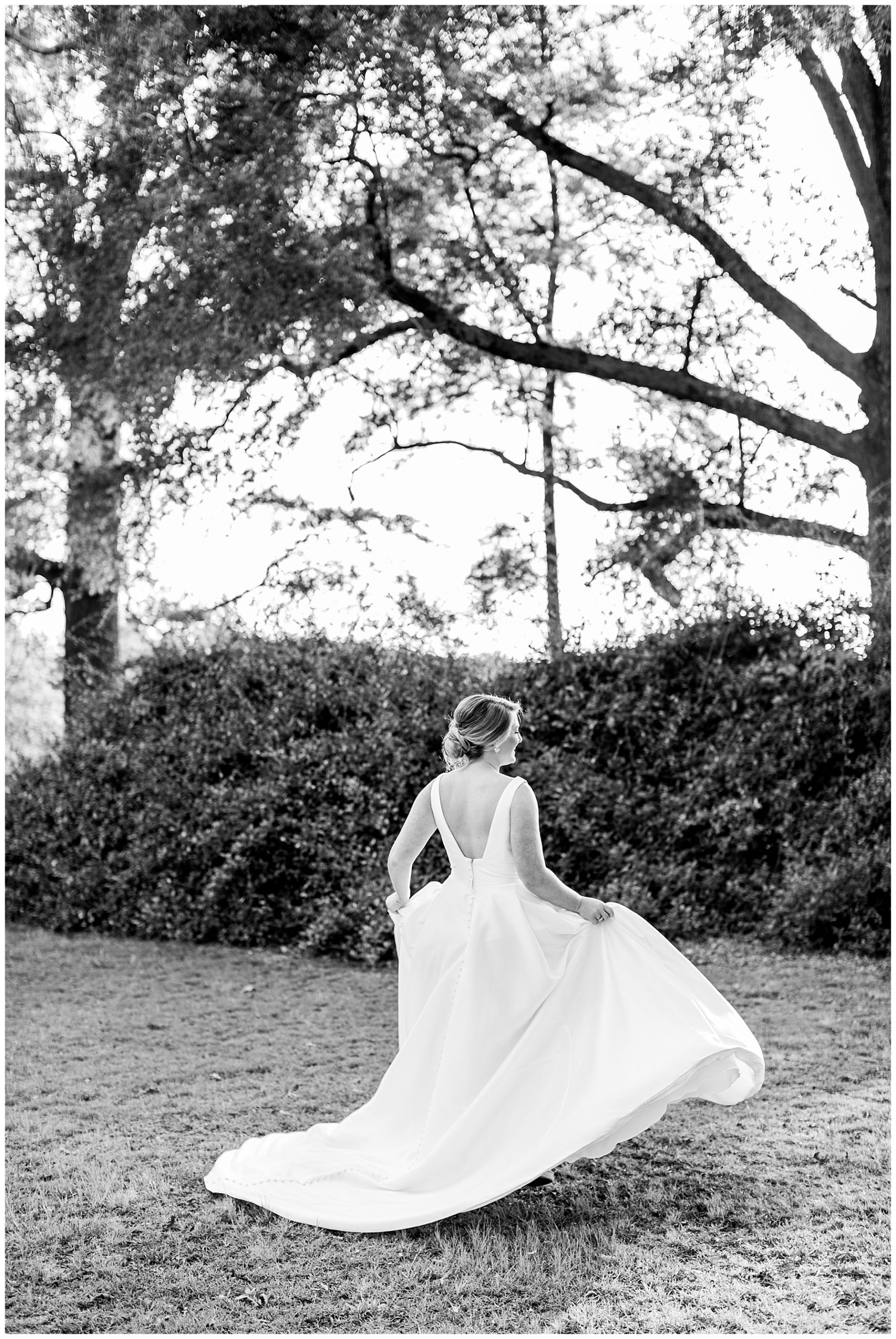 Stonewall Manor Bridal Session - Rocky Mount Wedding Phtographer - Tiffany L Johnson Photography_0017.jpg Stonewall Manor Bridal Session - Rocky Mount Wedding Phtographer - Tiffany L Johnson Photography_0017.jpg