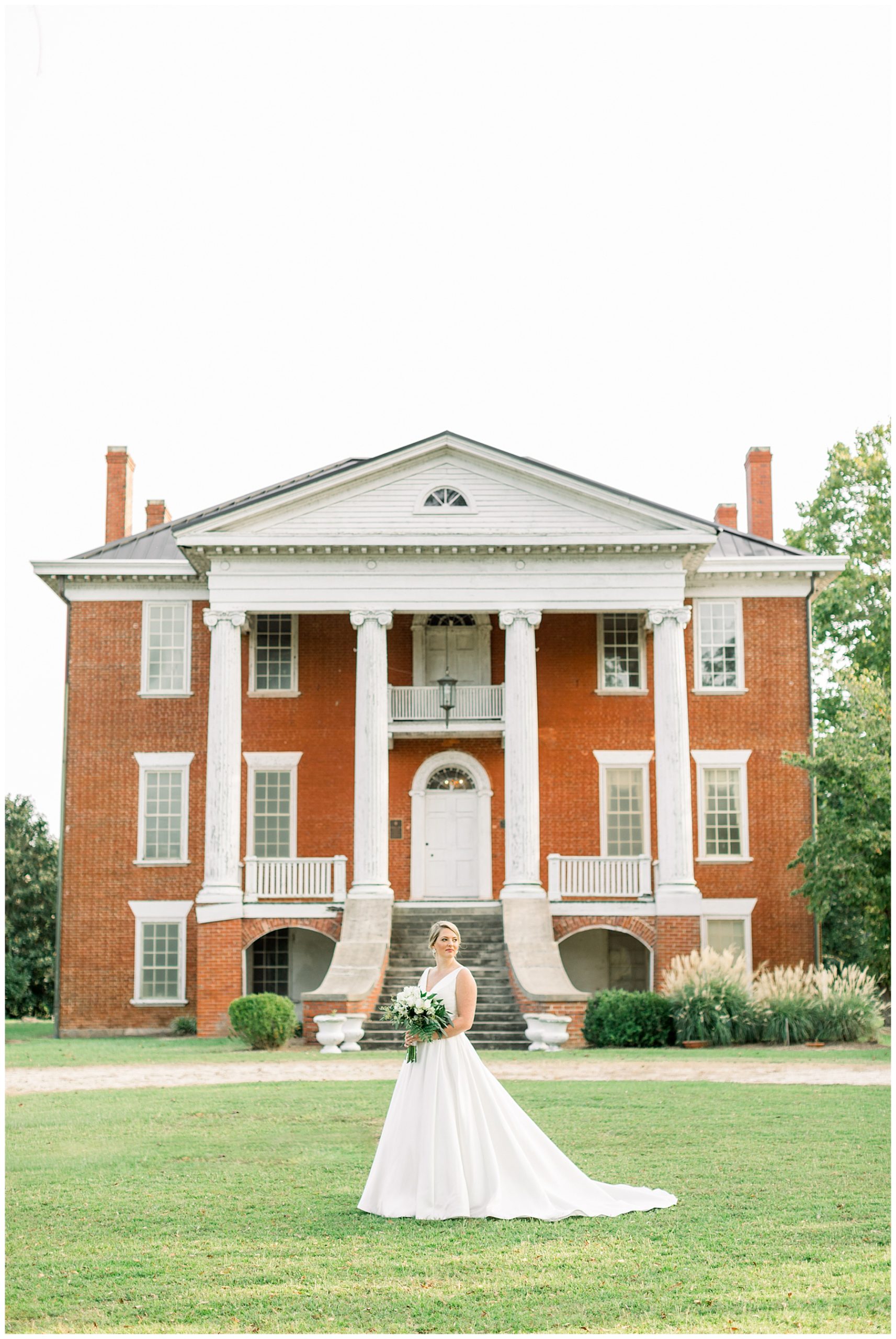 Stonewall Manor Bridal Session - Rocky Mount Wedding Phtographer - Tiffany L Johnson Photography_0041.jpg Stonewall Manor Bridal Session - Rocky Mount Wedding Phtographer - Tiffany L Johnson Photography_0041.jpg