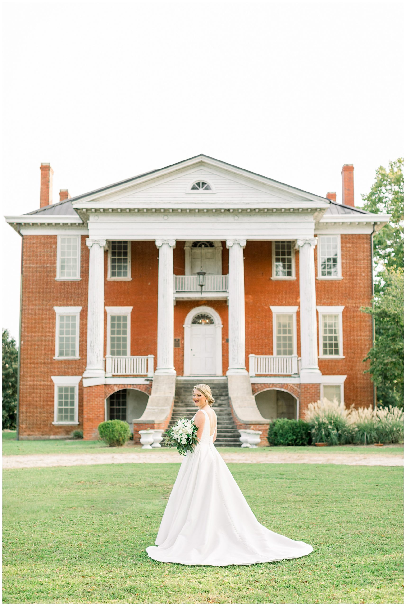 Stonewall Manor Bridal Session - Rocky Mount Wedding Phtographer - Tiffany L Johnson Photography_0043.jpg