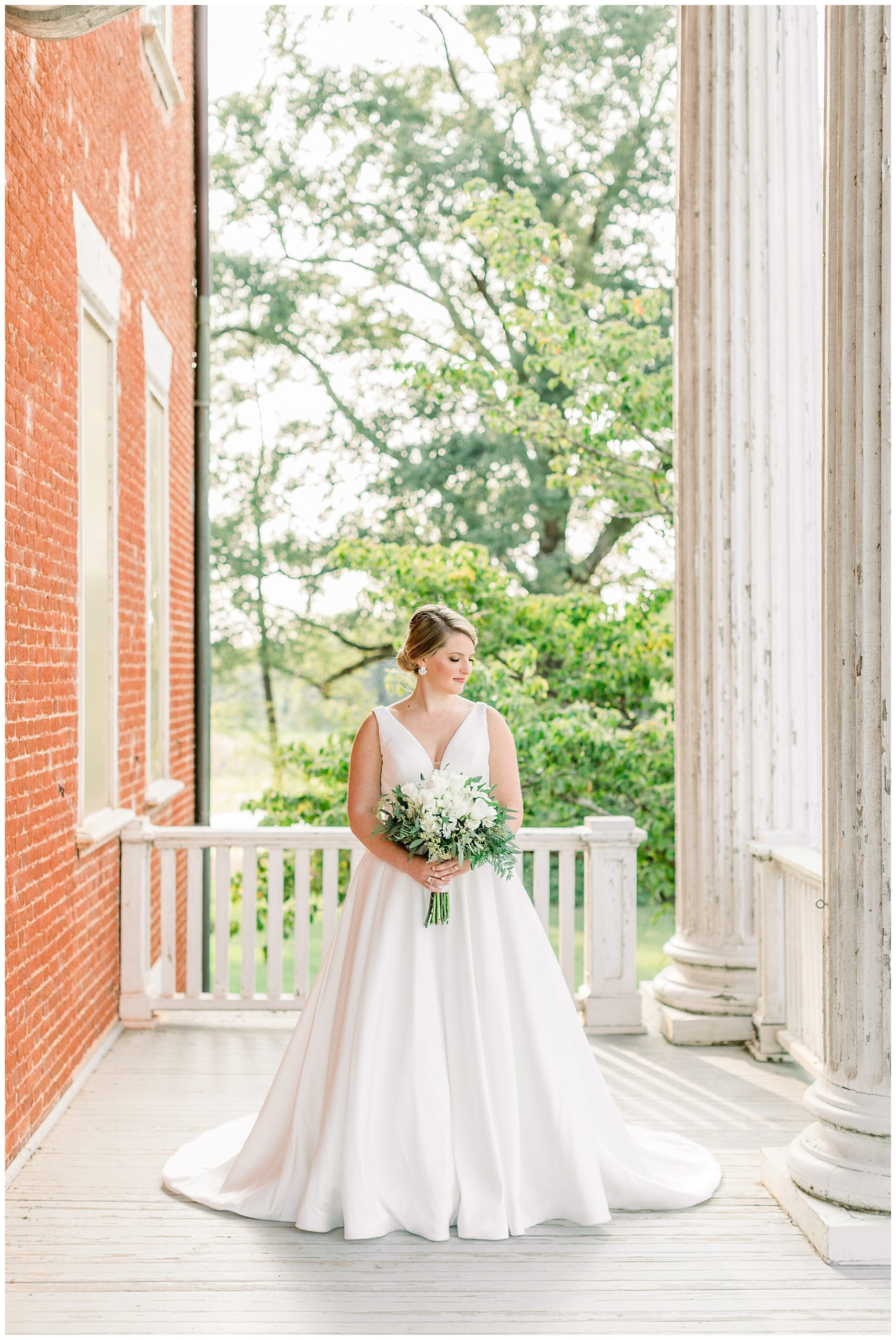 Stonewall Manor Bridal Session - Rocky Mount Wedding Phtographer - Tiffany L Johnson Photography_0049.jpg