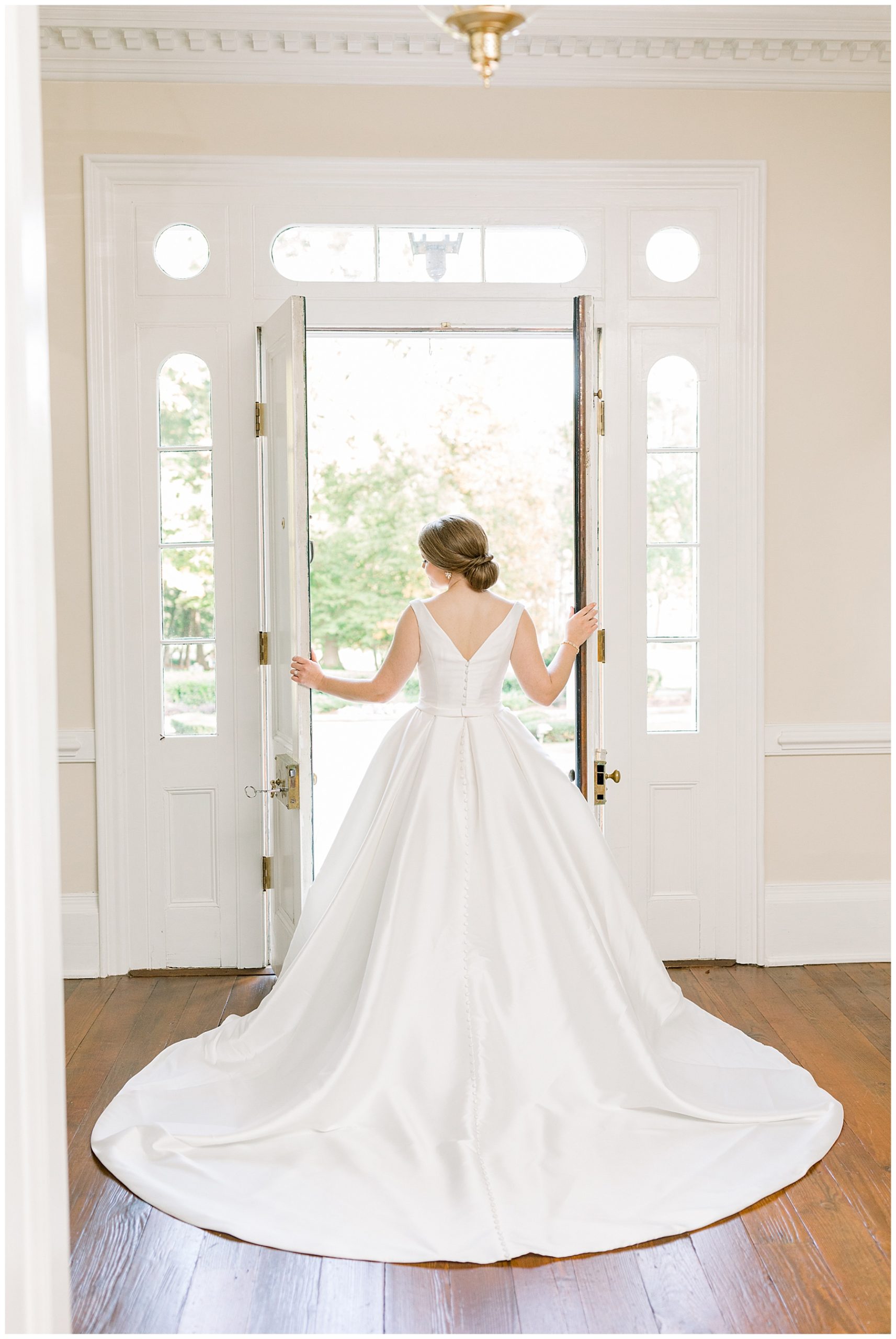 Rose Hill Estate Bridal Session - Tiffany L Johnson Photography_0001.jpg