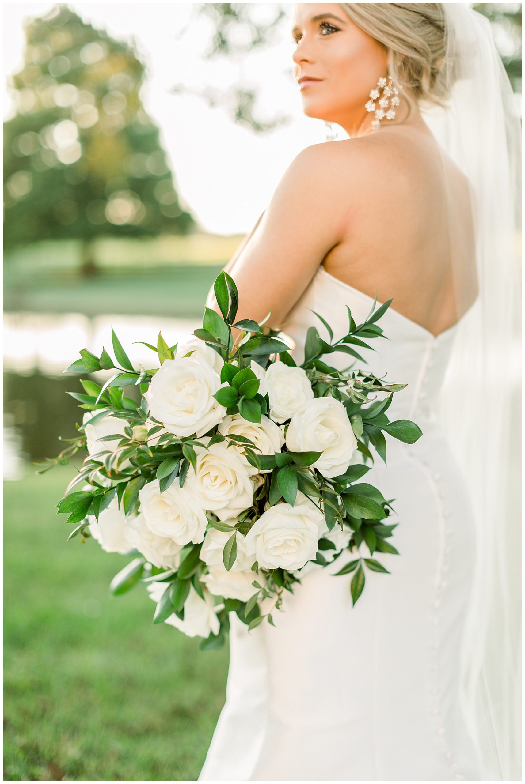 Rose Hill Estate Bridal Session - Tiffany L Johnson Photography_0011.jpg