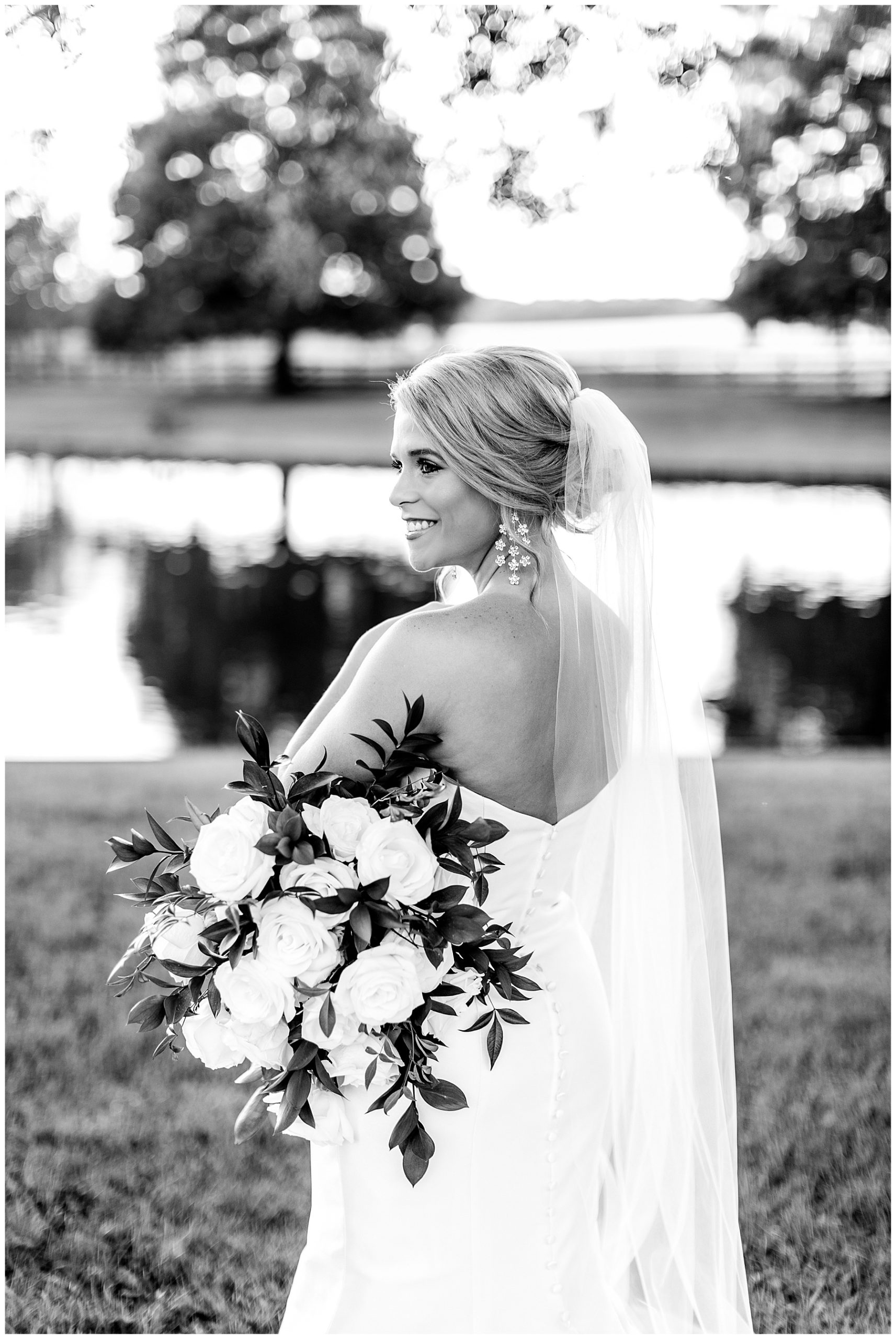 Rose Hill Estate Bridal Session - Tiffany L Johnson Photography_0019.jpg