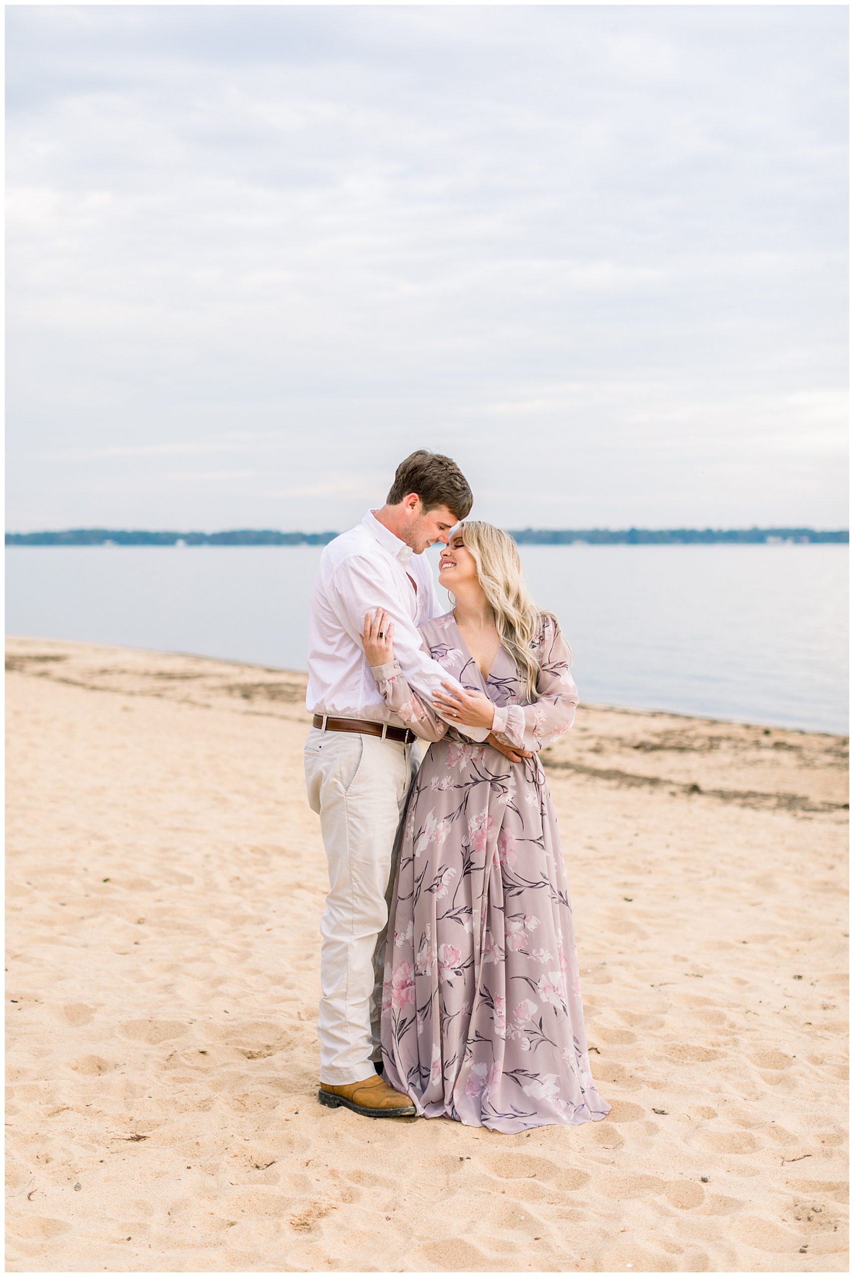Eastern NC Beach Engagement Session - Tiffany L Johnson Photography_0050.jpg