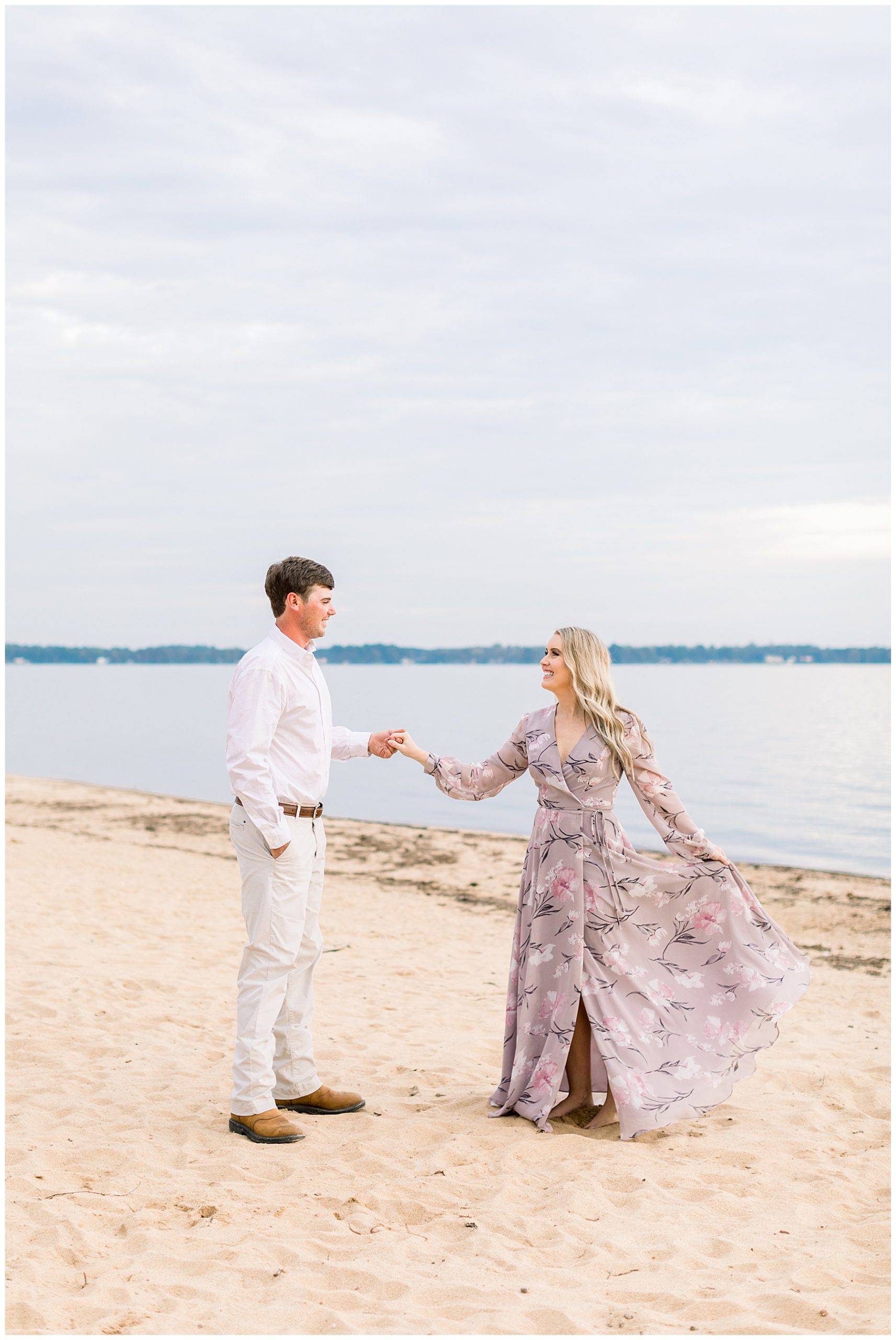 Eastern NC Beach Engagement Session - Tiffany L Johnson Photography_0060.jpg