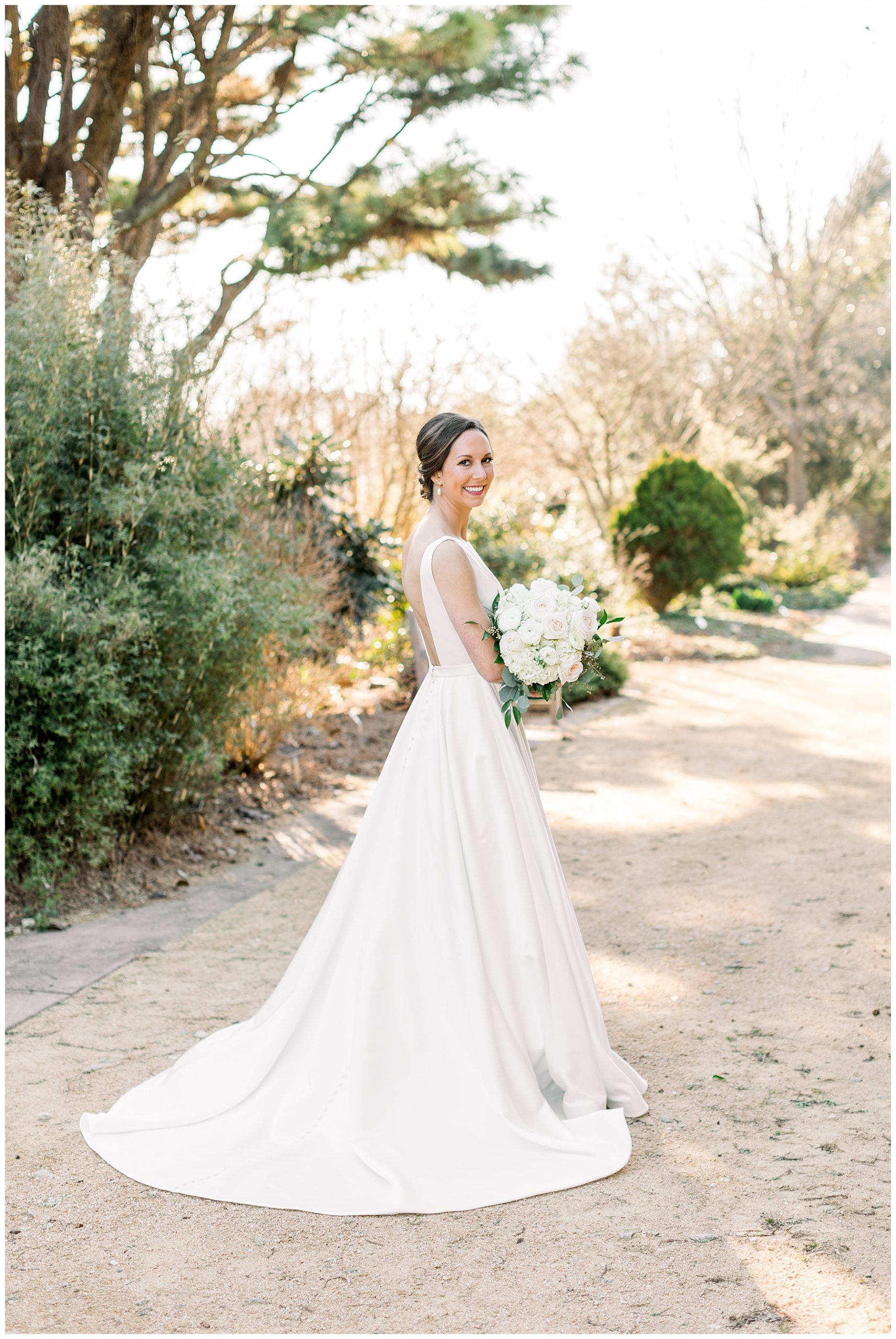 JC Raulston Arborteum Bridal Session - Tiffany L Johnson Photography - Raleigh Wedding Photographer_0010.jpg