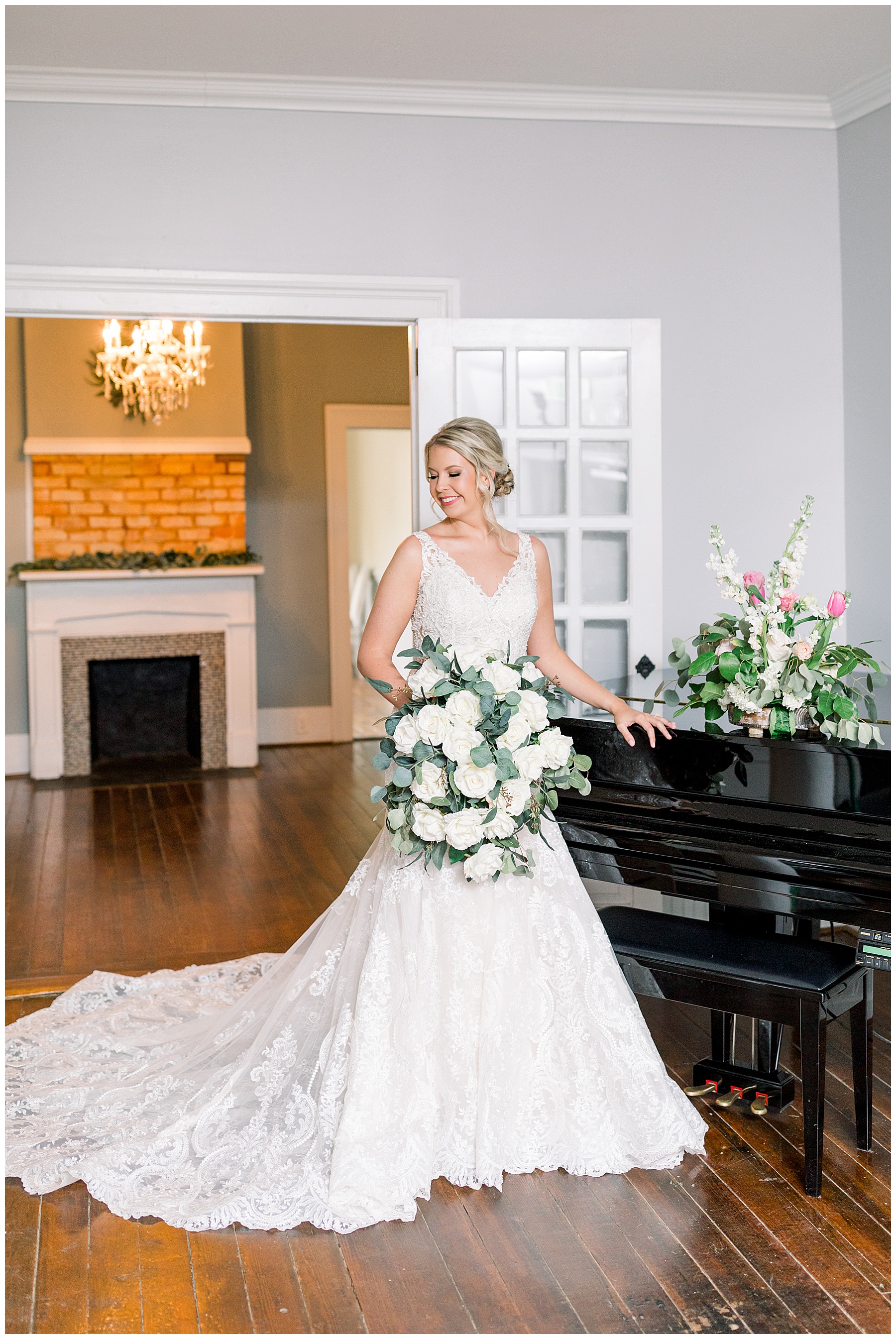 Mims House Bridal Session - Leslie Alford Mims House Bridal Session - Tiffany L Johnson Photography_0023.jpg