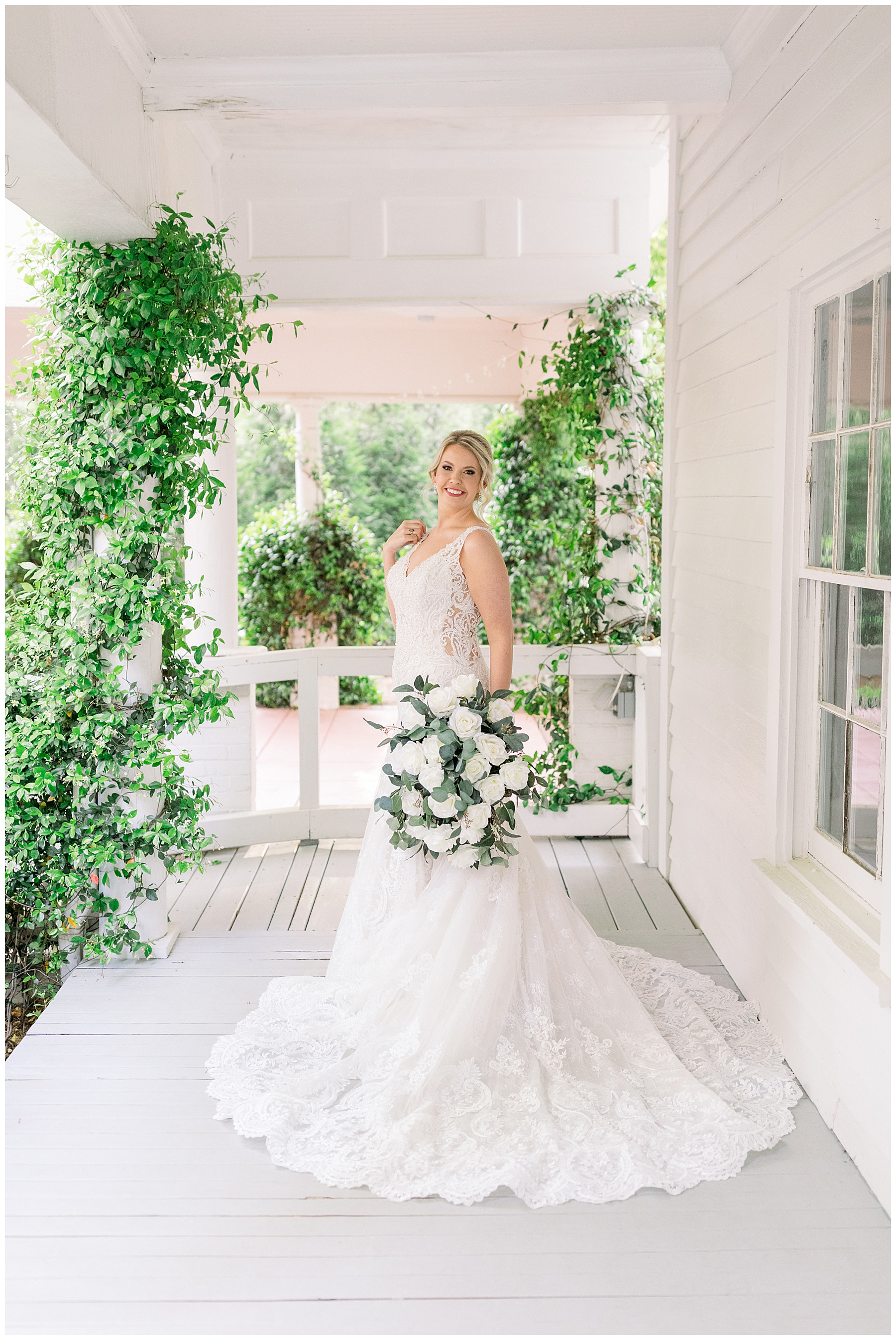 Mims House Bridal Session - Leslie Alford Mims House Bridal Session - Tiffany L Johnson Photography_0029.jpg