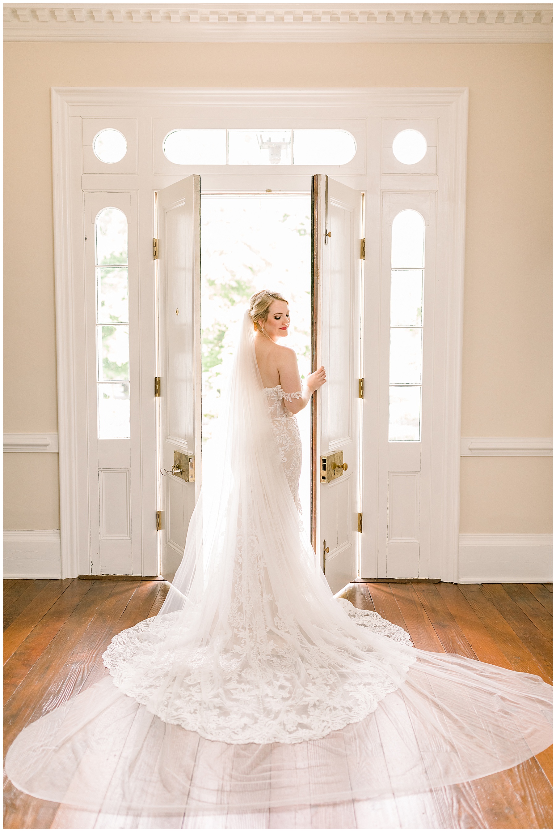 Rose Hill Bridal Session - Tiffany L Johnson Photography - Rose Hill Estate_0001.jpg