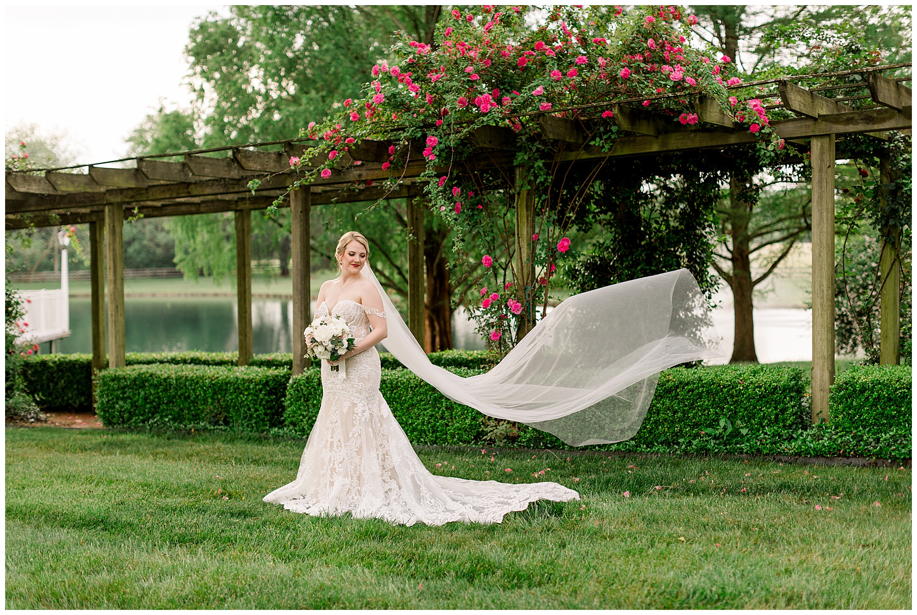 Rose Hill Bridal Session - Tiffany L Johnson Photography - Rose Hill Estate_0017.jpg