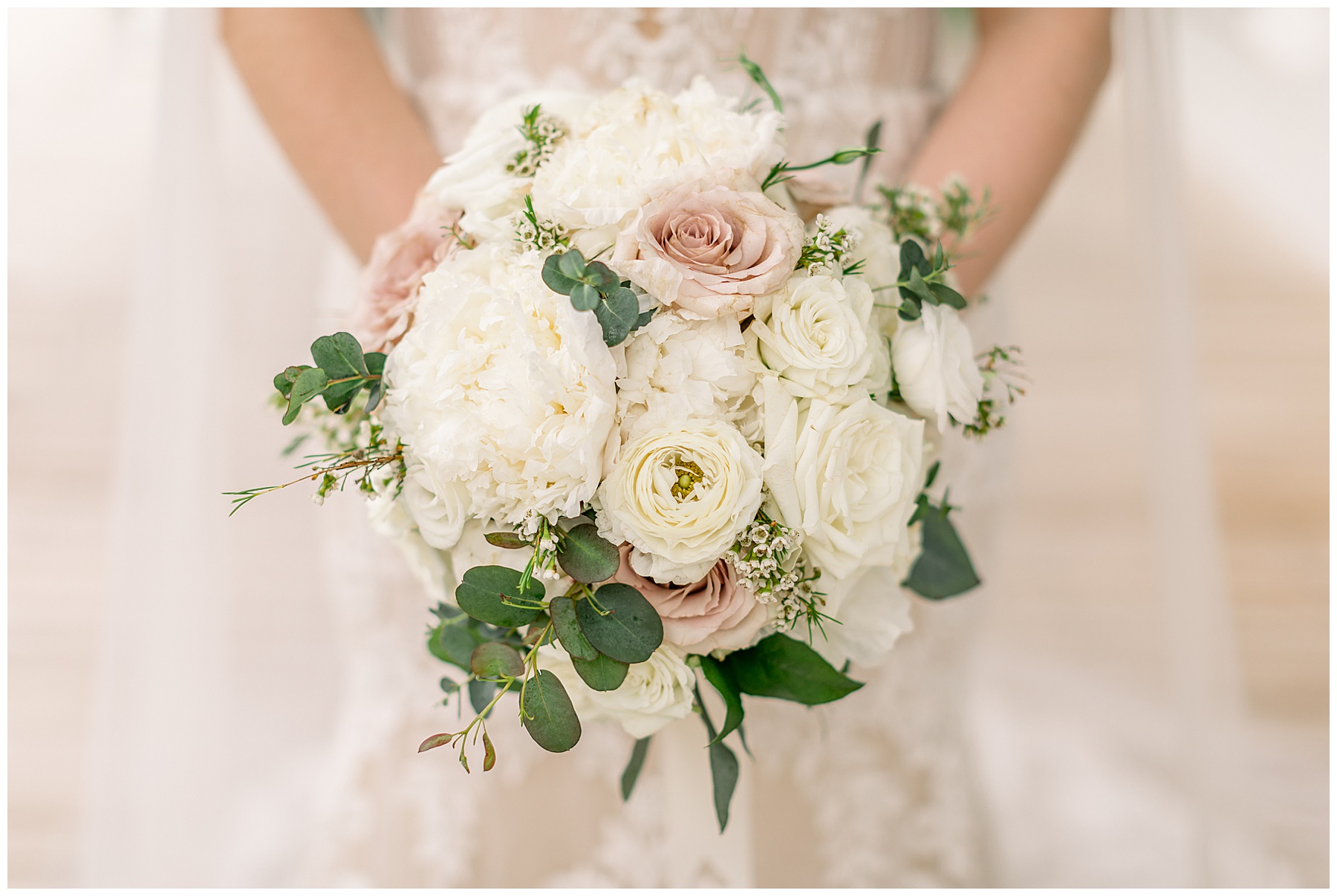 Rose Hill Bridal Session - Tiffany L Johnson Photography - Rose Hill Estate_0034.jpg