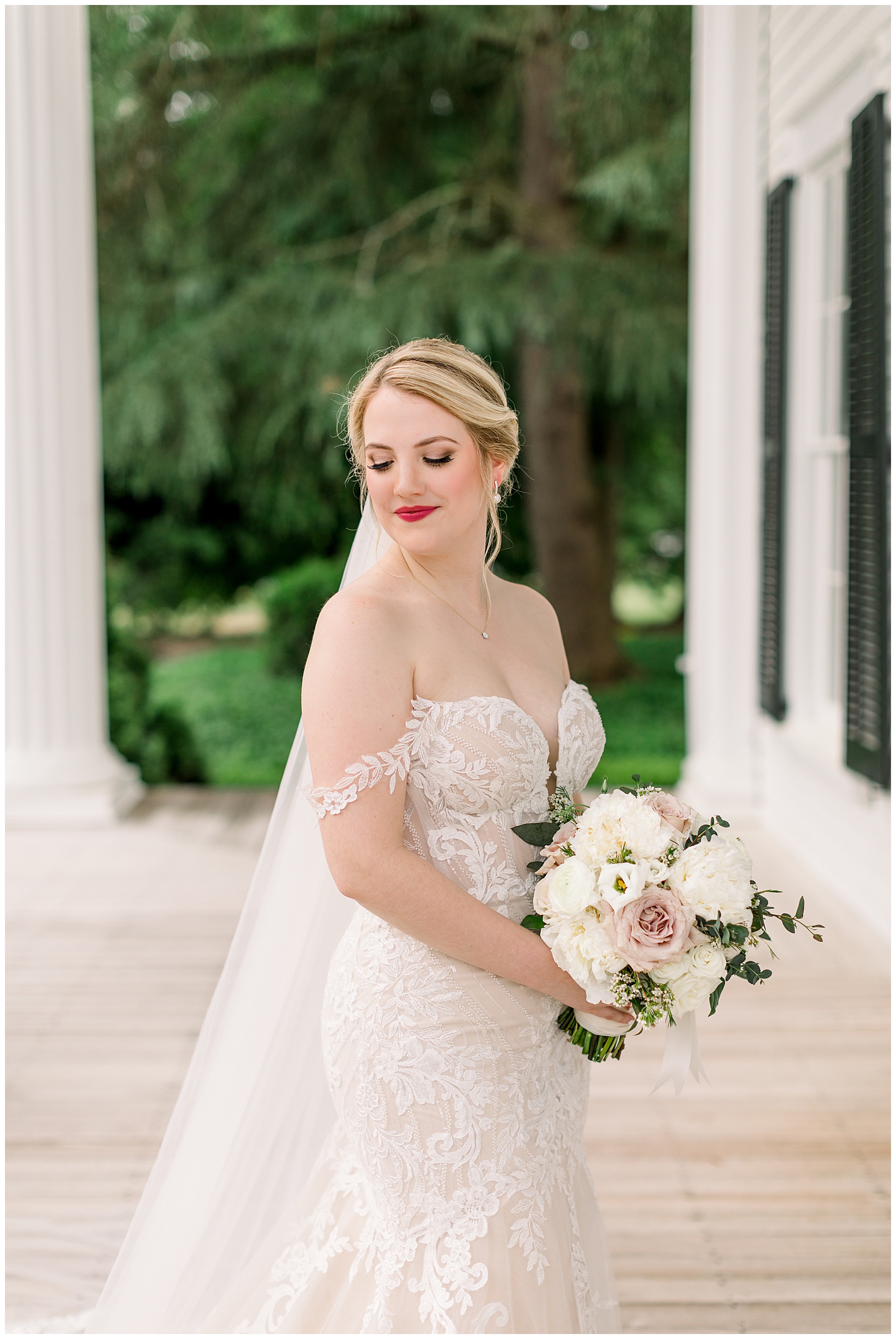 Rose Hill Bridal Session - Tiffany L Johnson Photography - Rose Hill Estate_0038.jpg