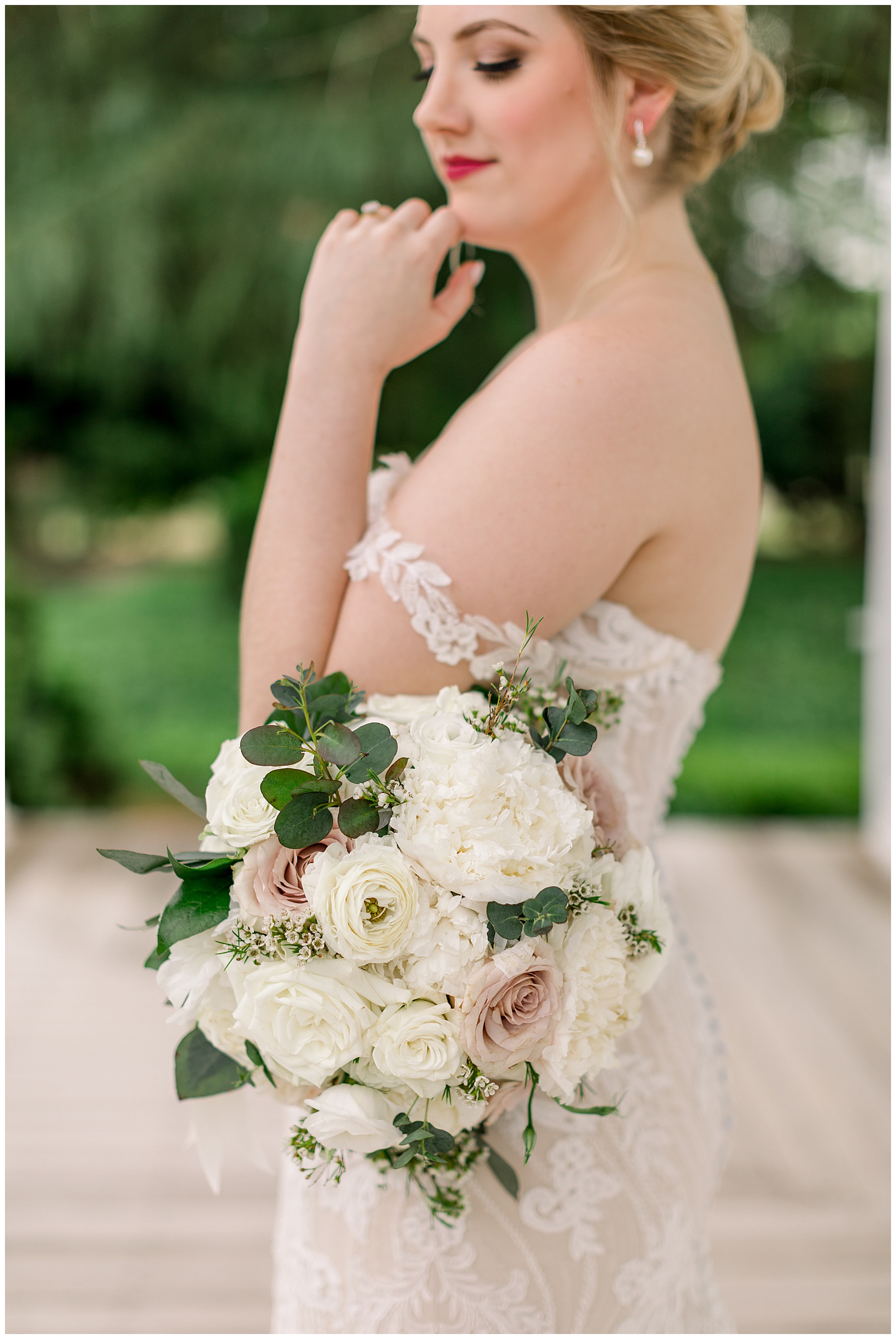 Rose Hill Bridal Session - Tiffany L Johnson Photography - Rose Hill Estate_0048.jpg
