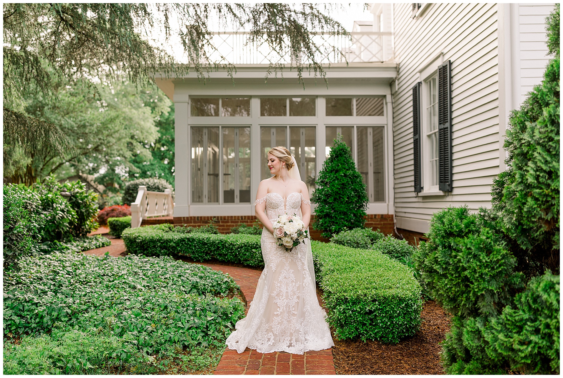 Rose Hill Bridal Session - Tiffany L Johnson Photography - Rose Hill Estate_0060.jpg
