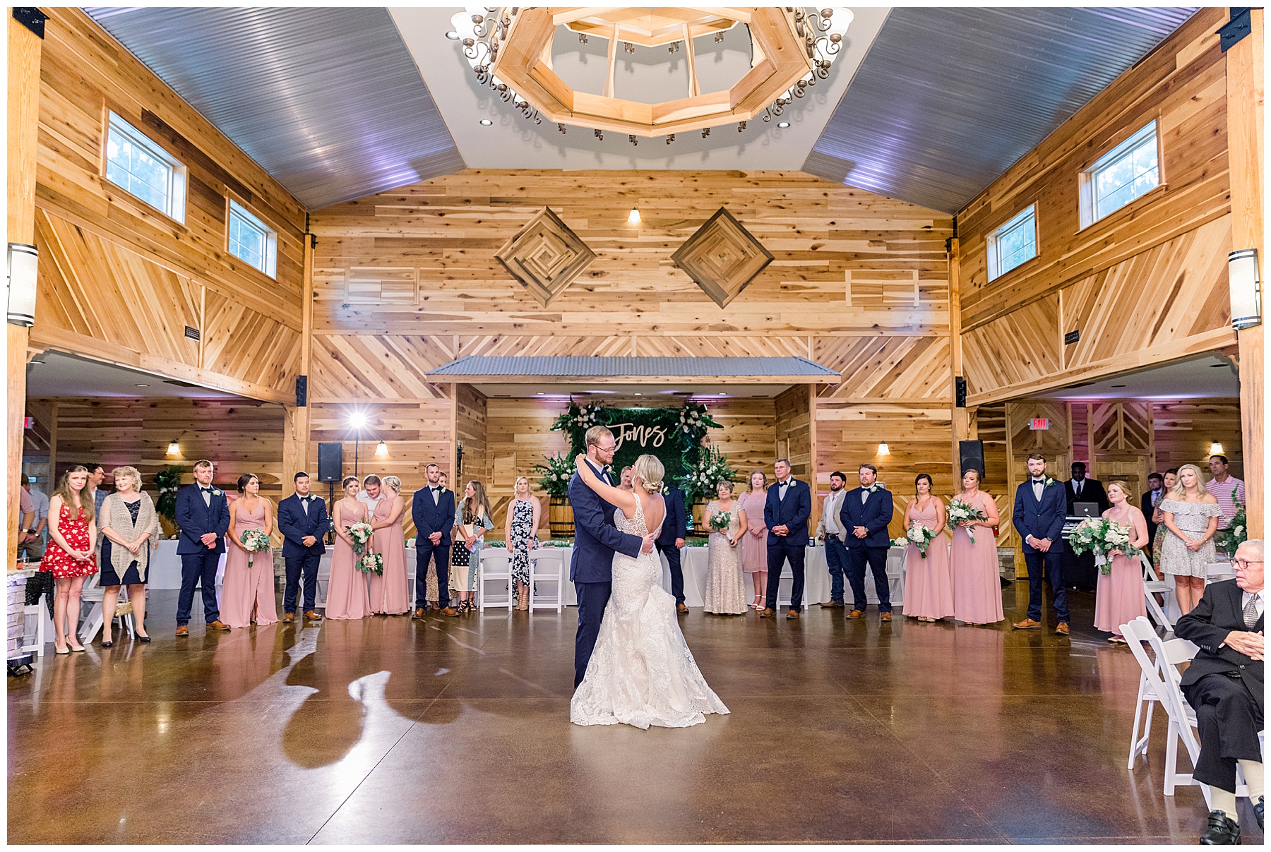 The Barn at Broadslab wedding day - tiffany l johnson photography_0150