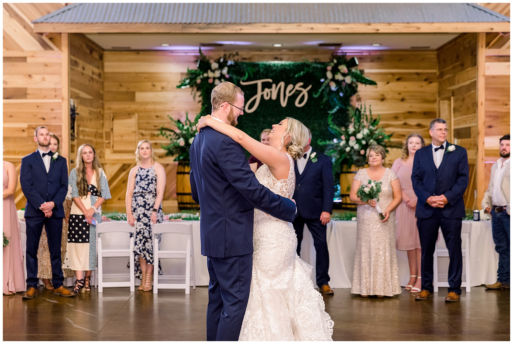 The Barn at Broadslab wedding day - tiffany l johnson photography_0151
