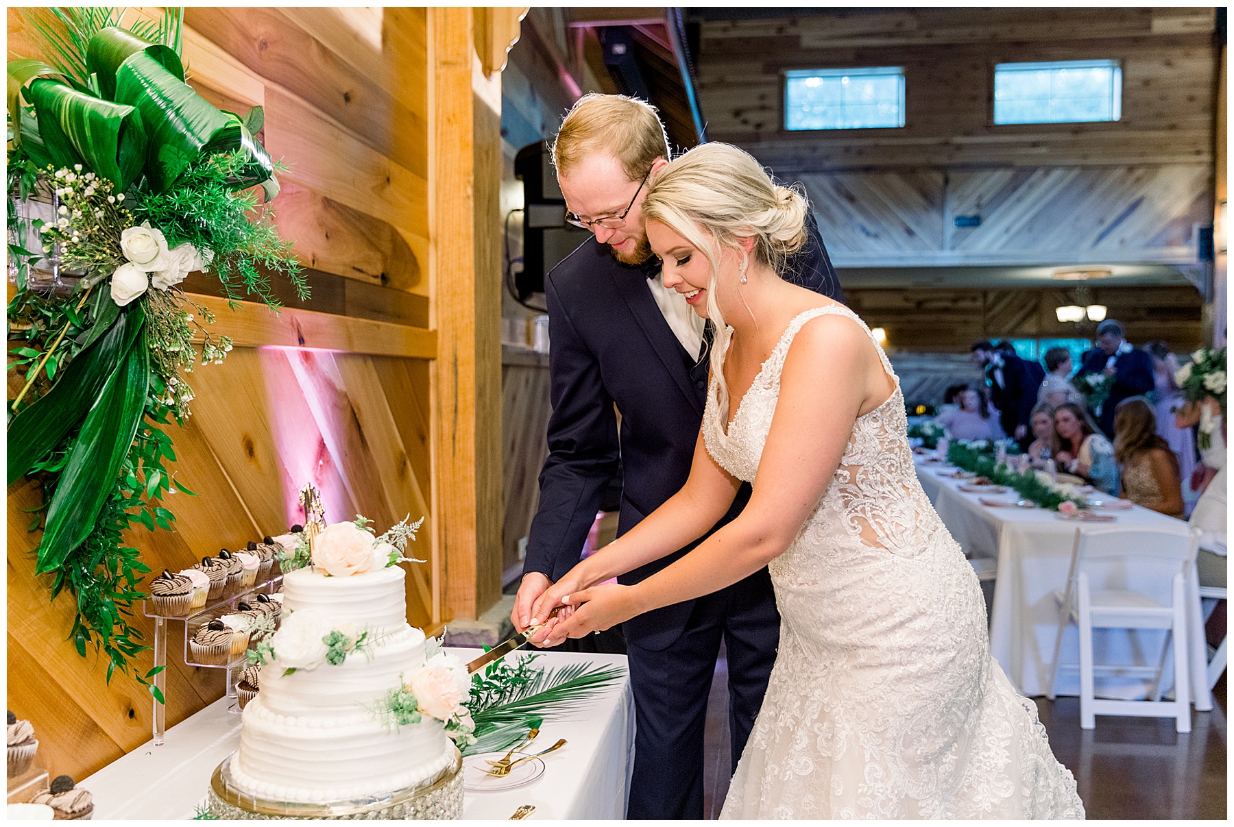 The Barn at Broadslab wedding day - tiffany l johnson photography_0157