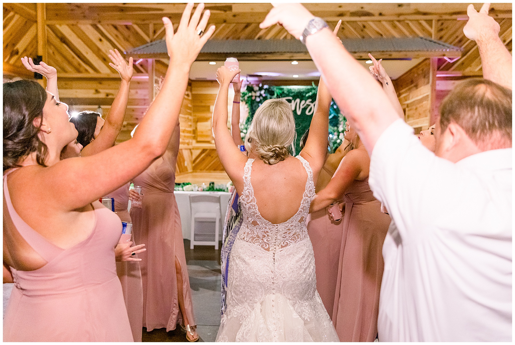 The Barn at Broadslab wedding day - tiffany l johnson photography_0158