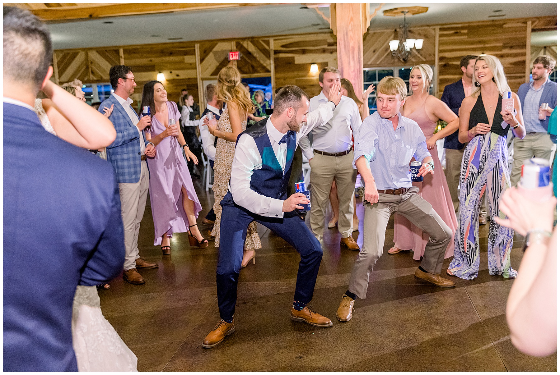 The Barn at Broadslab wedding day - tiffany l johnson photography_0161