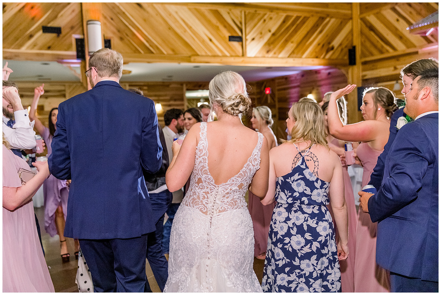 The Barn at Broadslab wedding day - tiffany l johnson photography_0165
