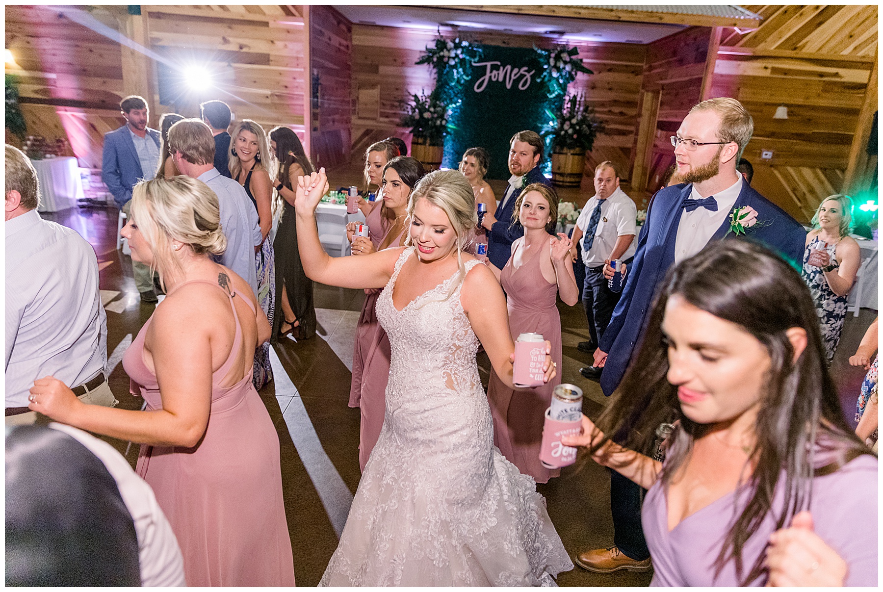The Barn at Broadslab wedding day - tiffany l johnson photography_0168